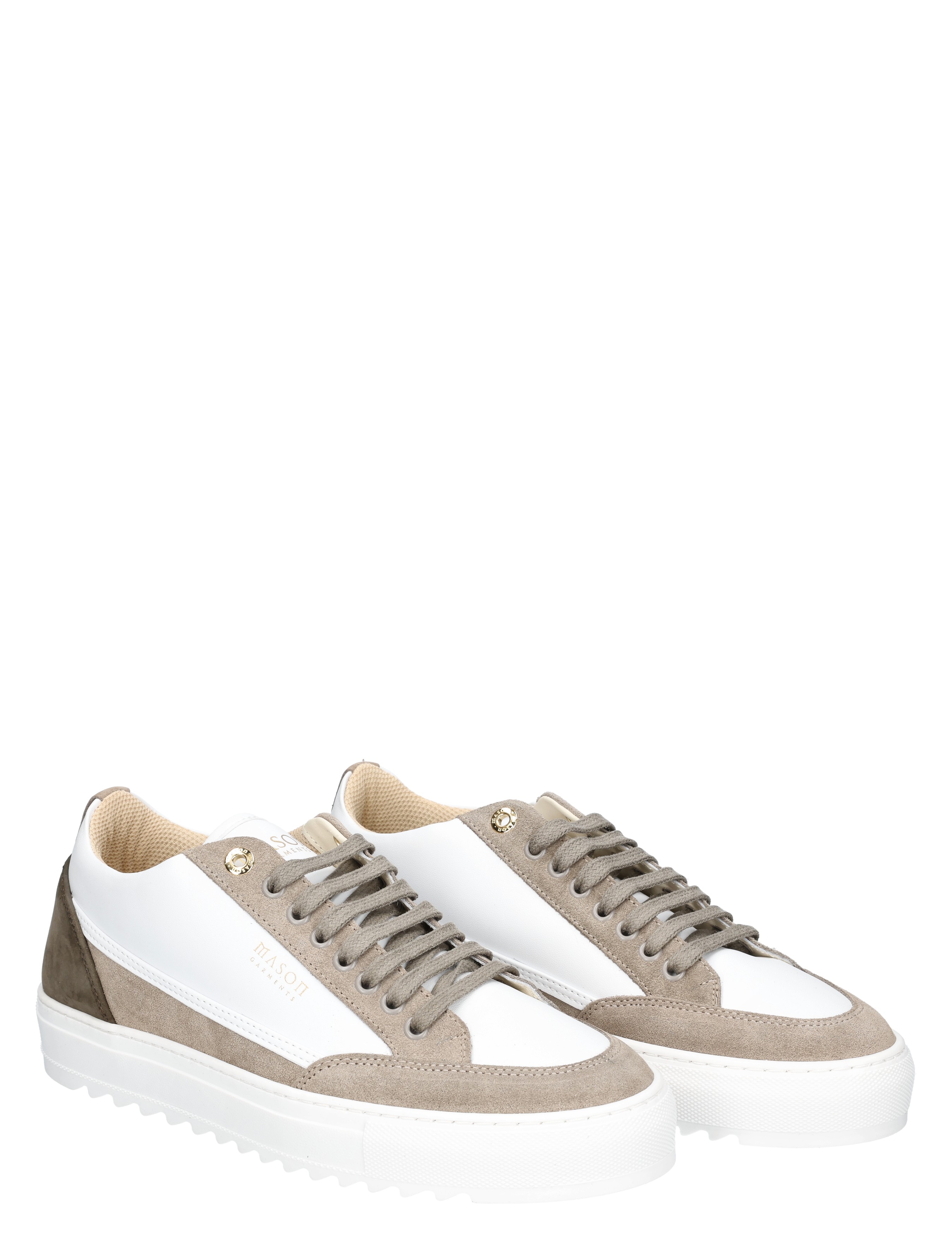 sneakers, witte schoenen, grijze suède, luxe sneakers, casual schoenen
