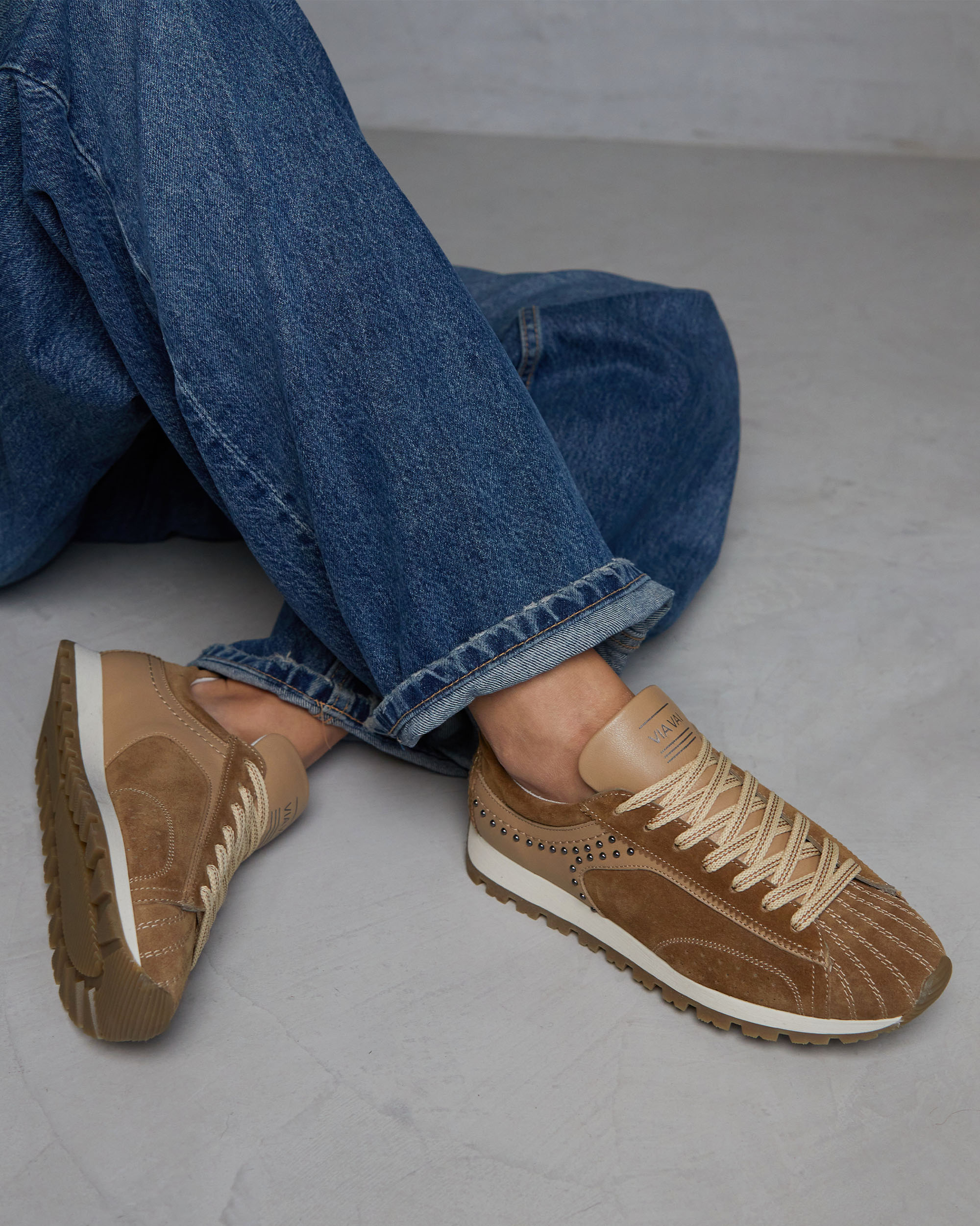 sneakers, lows, bruine, suède, veters
