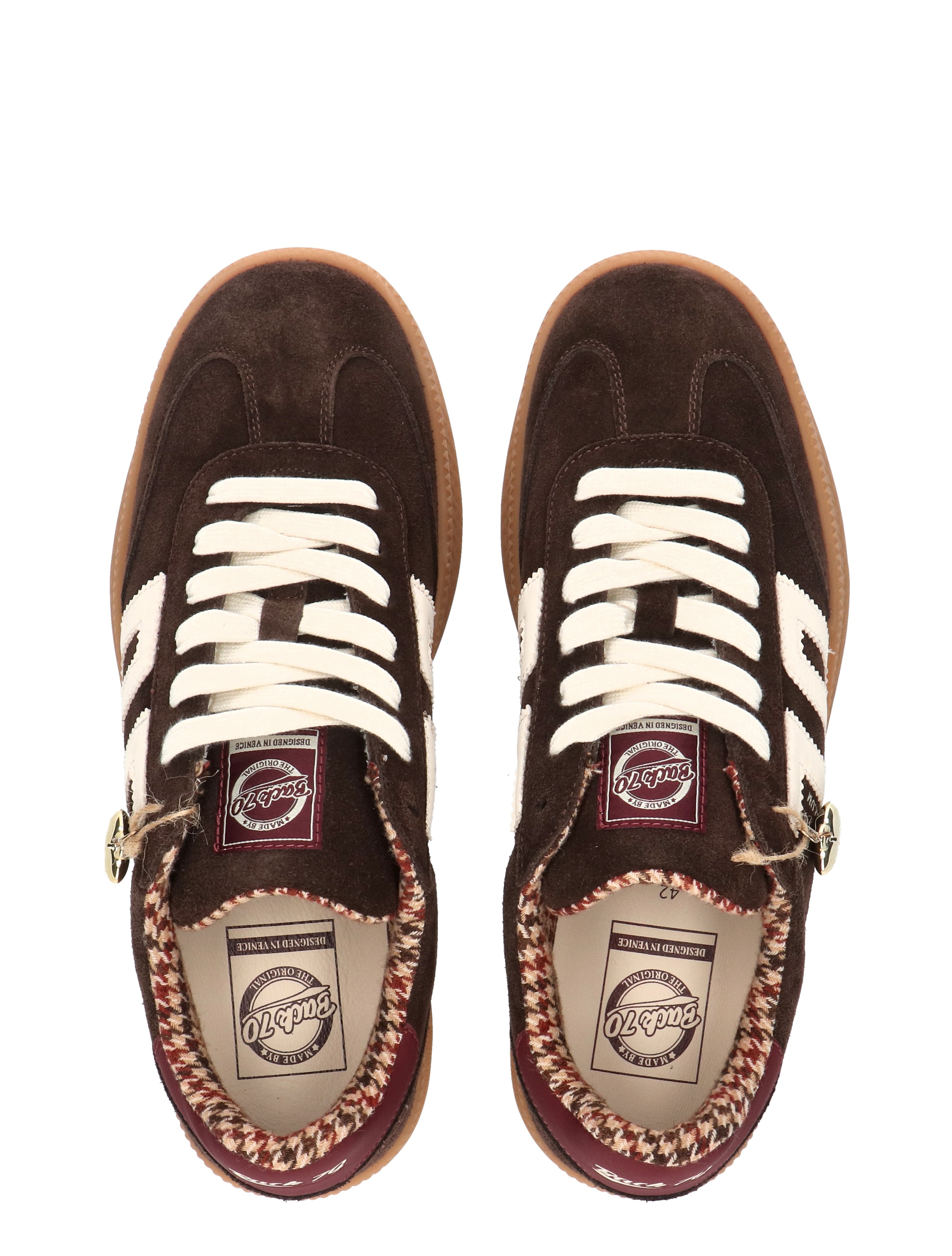 sneakers, bruin, suède, witte veters, zool