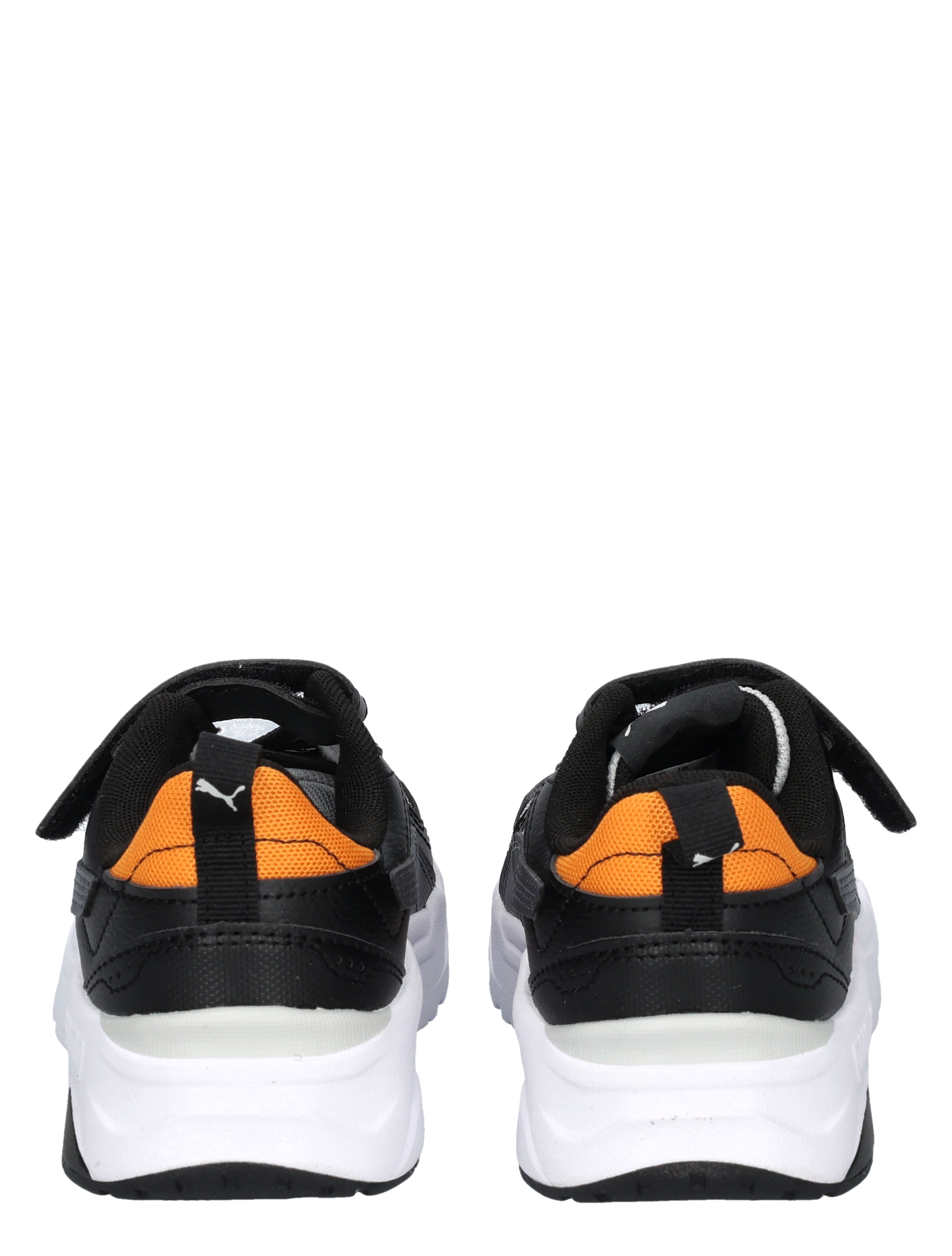 sneakers, sportschoenen, zwarte schoen, oranje accenten, witte zool