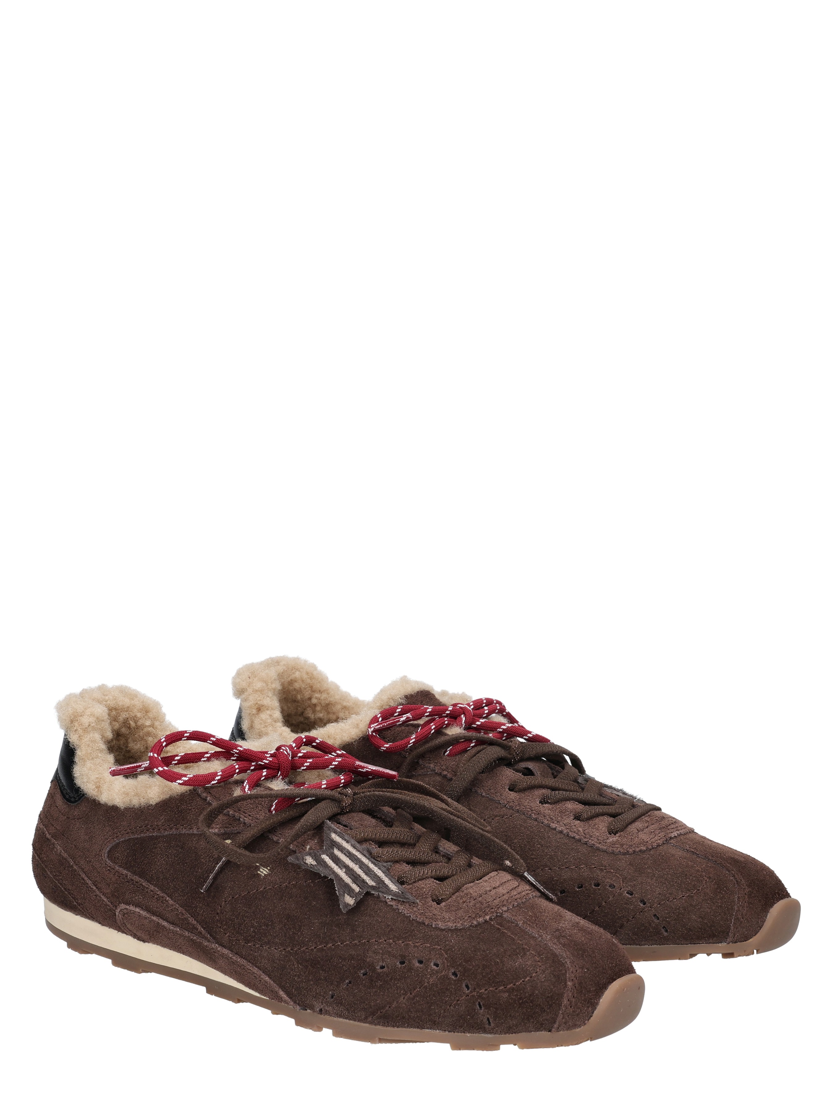 bruine schoenen, suede, vetterige binnenvoering, luxe veters, sportschoen