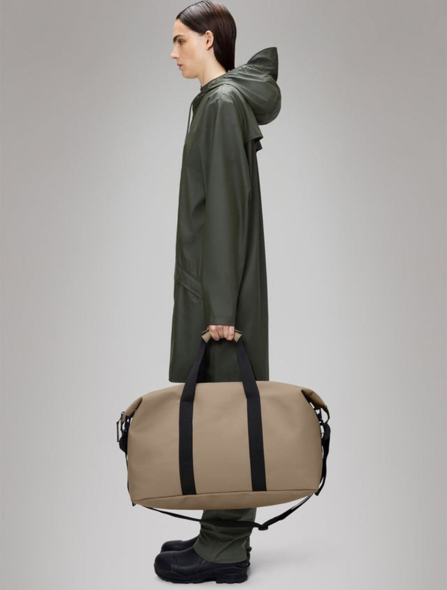 Rains - Hillo Weekend Bag W3 133 Beige - Dames - Schoudertassen - 48330_77_4