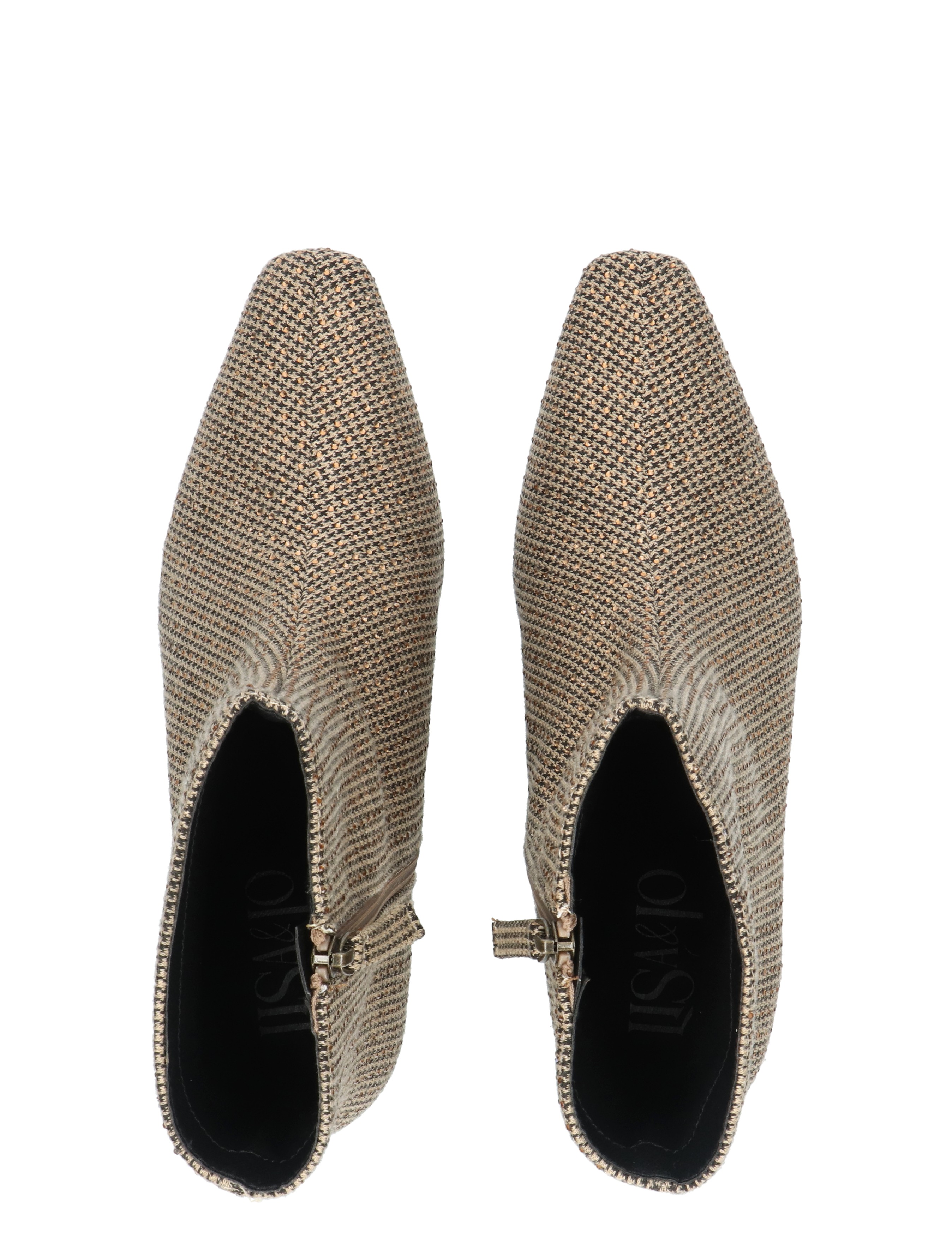 kleur, textuur, hakken/geen, bijzonder/knopen, booties