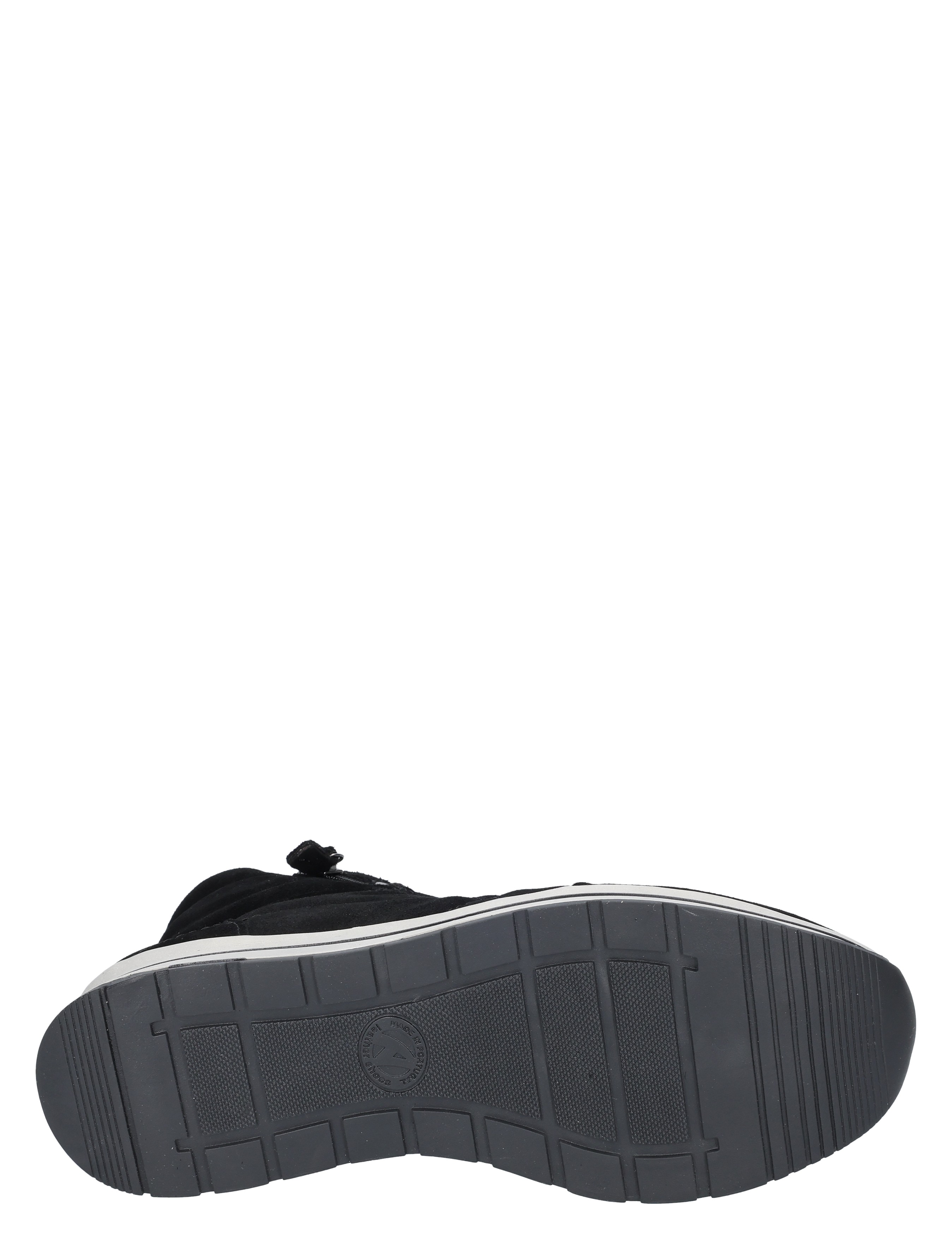 sneaker, zwarte schoen, rubberen zool, wafelzool, veters
