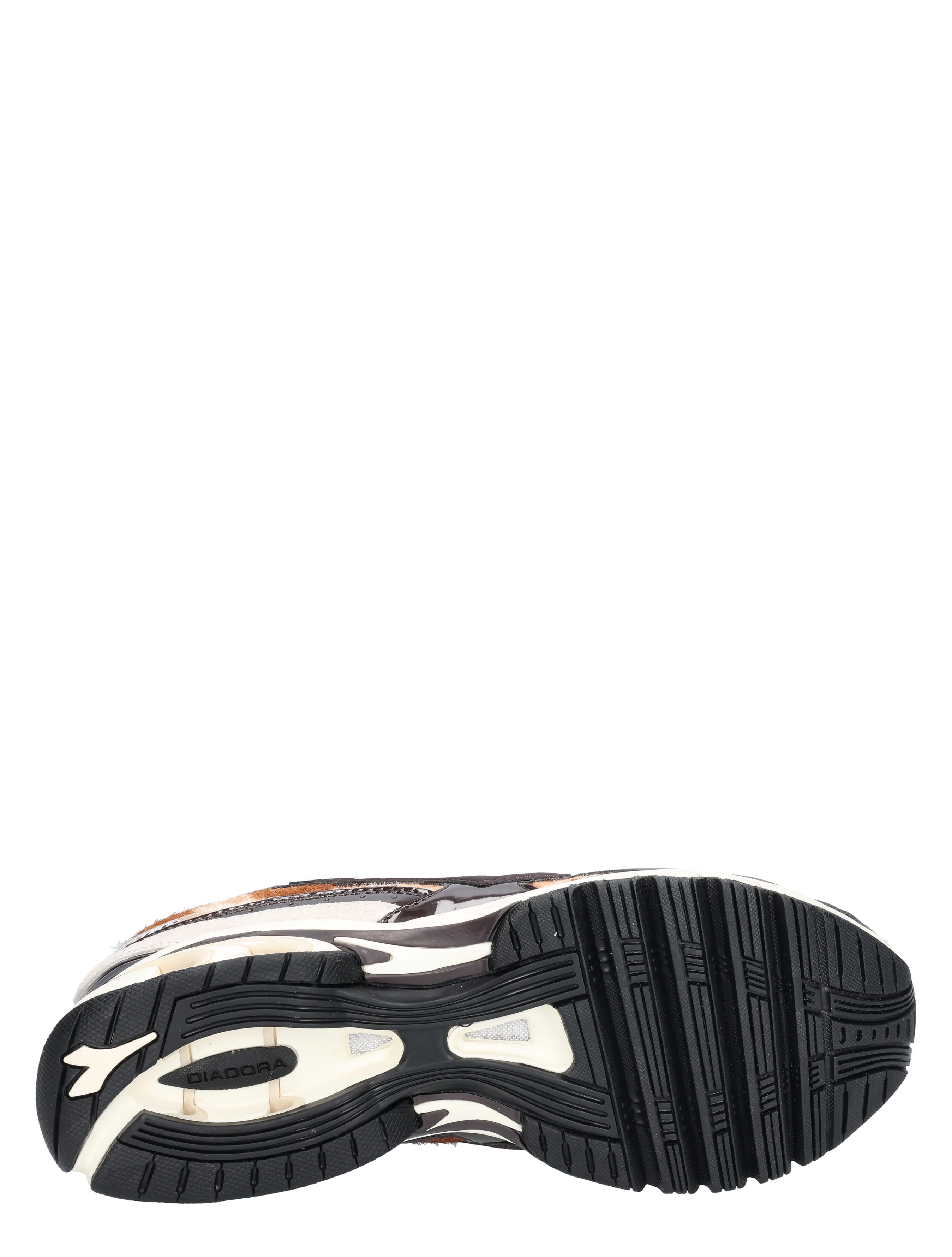 sneaker, sportschoen, witte zool, rubberzool, sleevet?