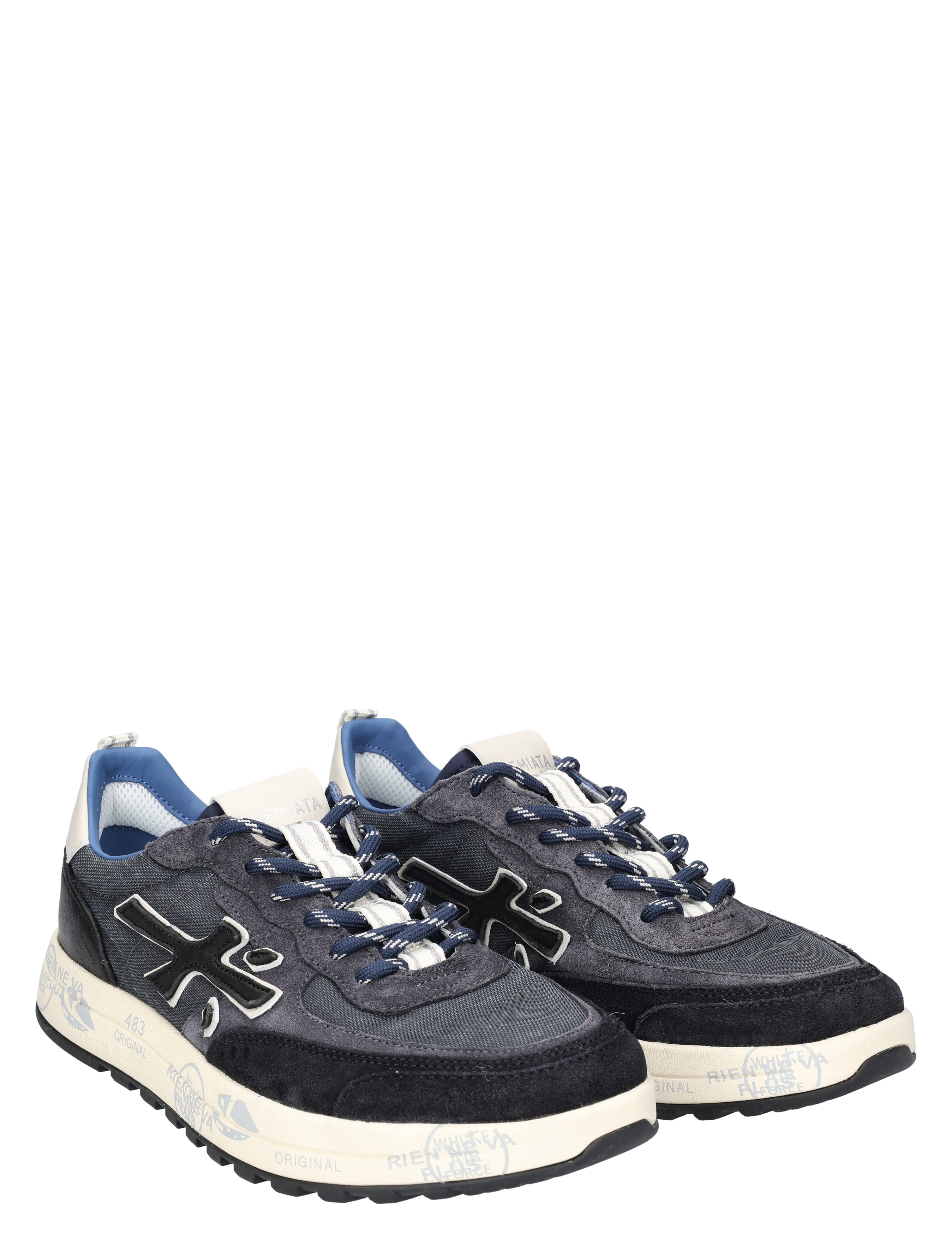 sneakers, grijs, casual, luxe stoffen, zwarte details
