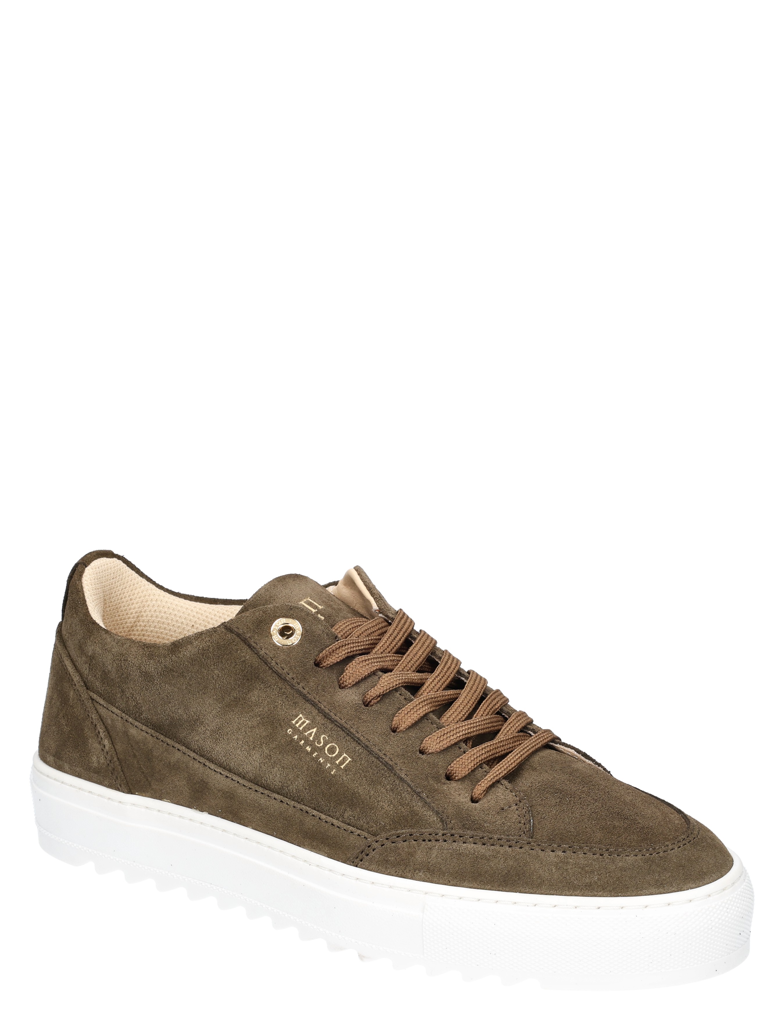 sneaker, bruine suède, witte zool, casual schoen, luxe uitstraling