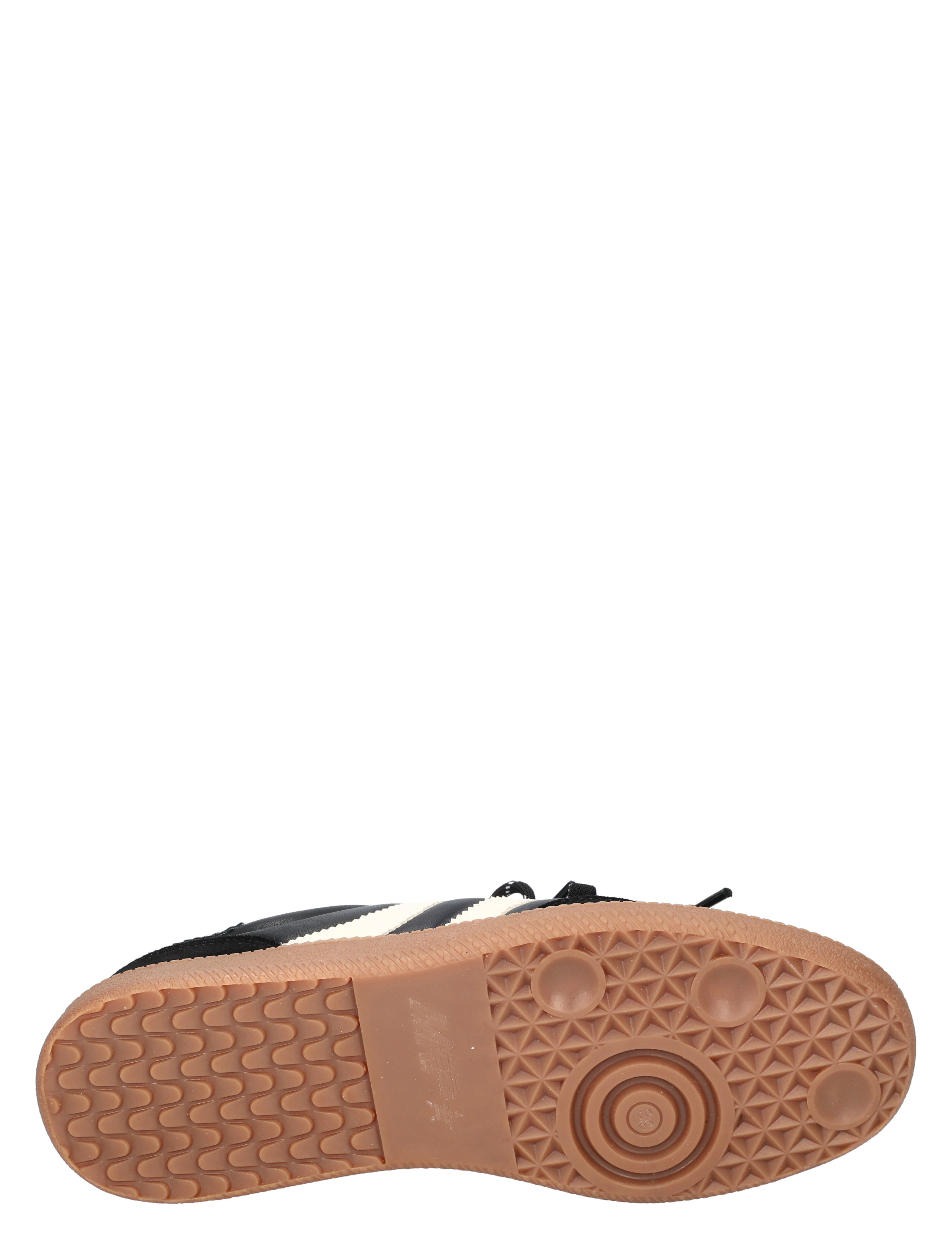 sneaker, zool, gum outsole, rubber sole, black white