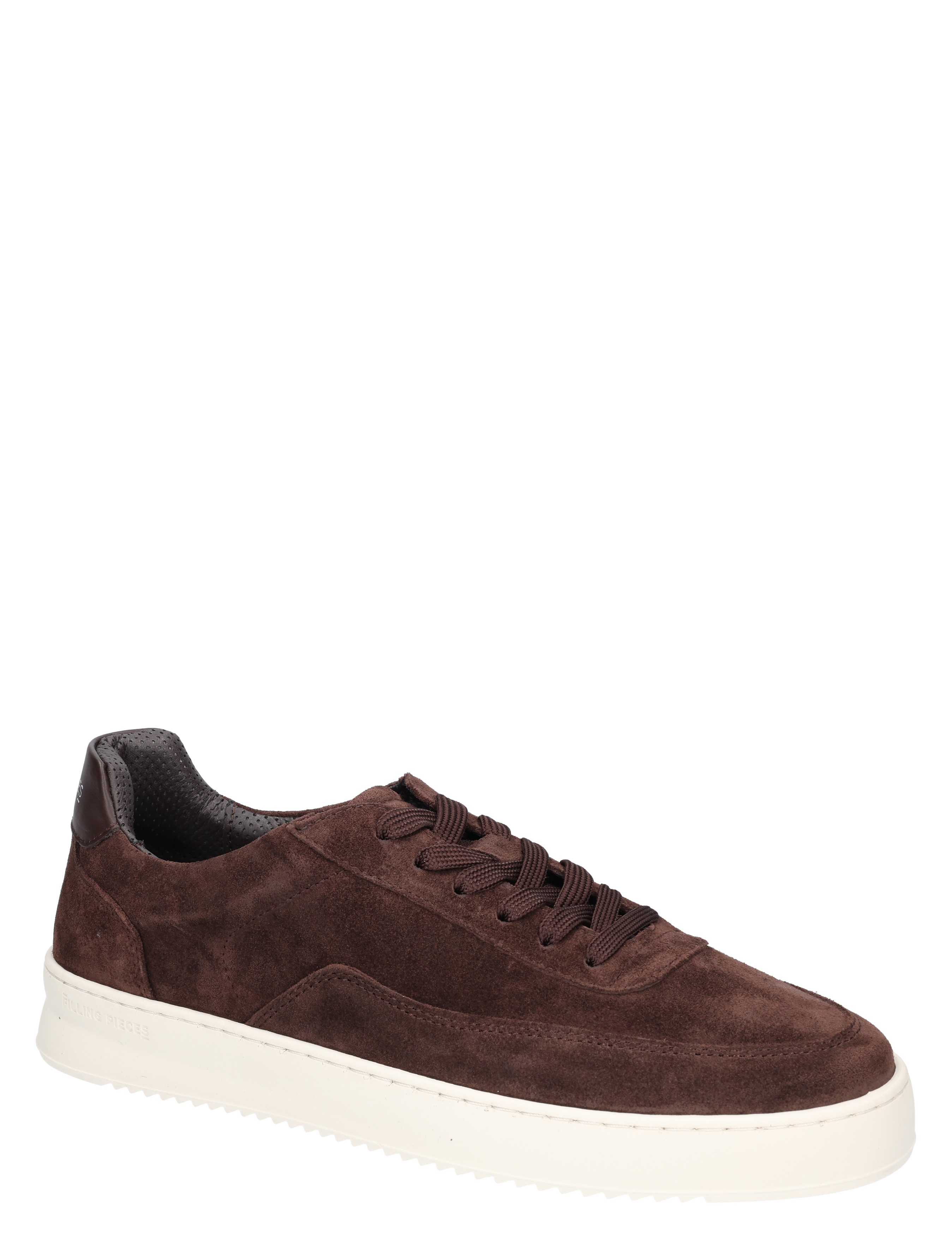 sneaker, bruine suède, witte zool, laag model, veters