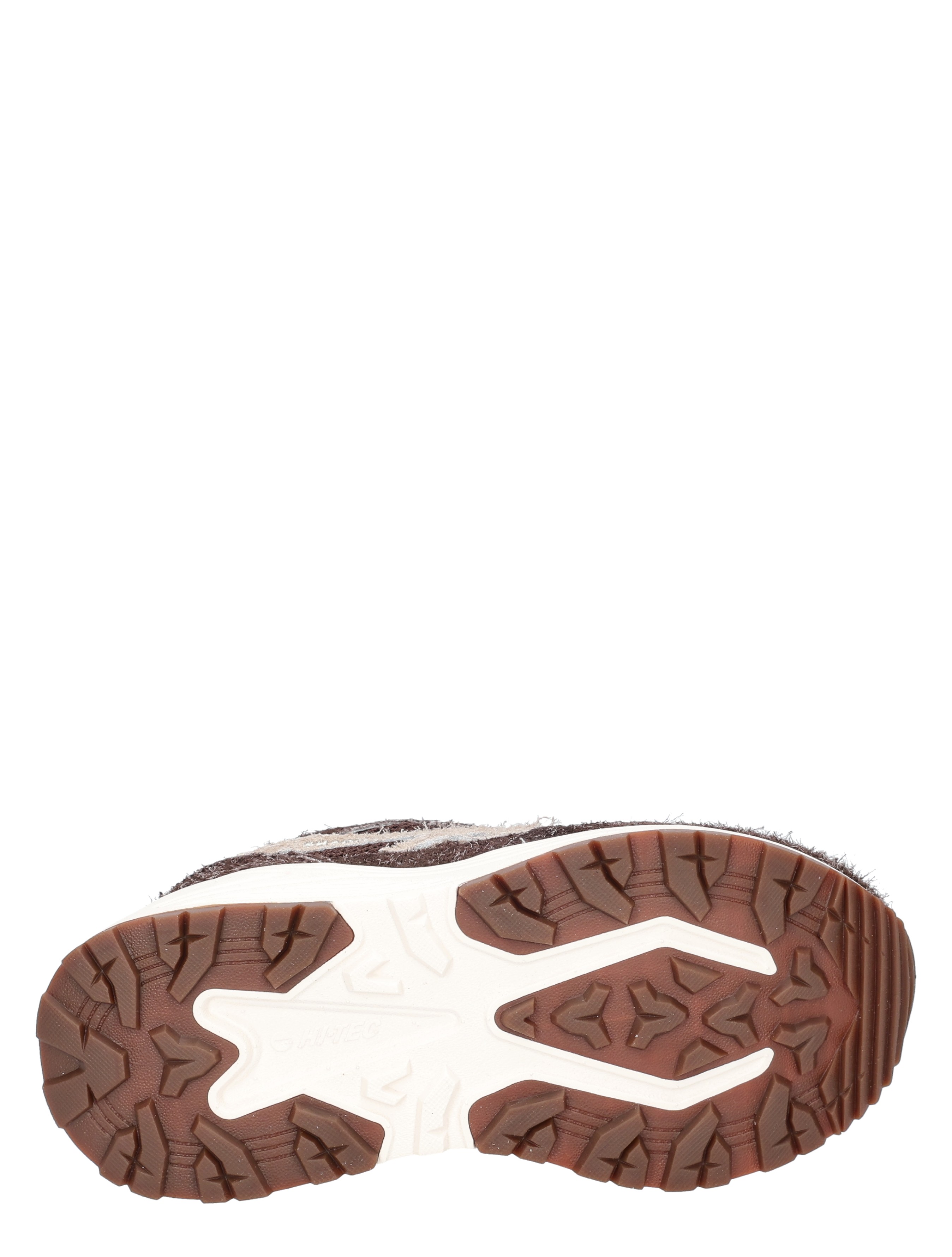 sneaker, sandalen, laars?, hakken?, tafel?
