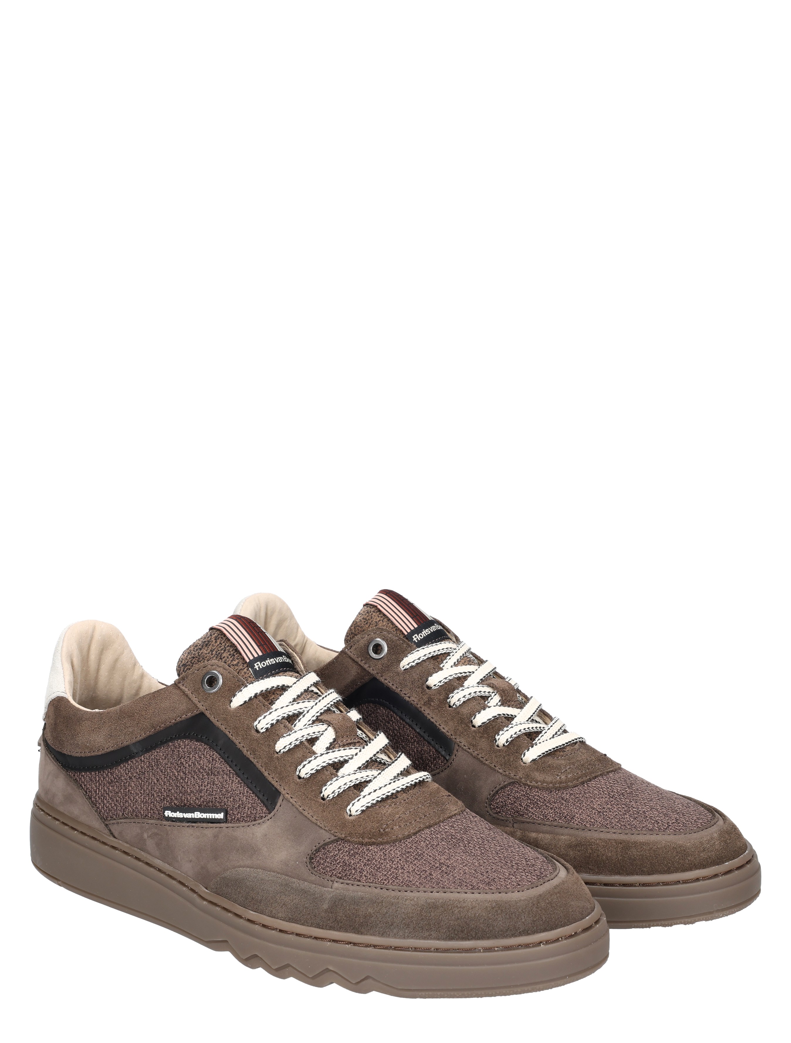sneaker, bruine schoenen, suede, veters, casual schoen