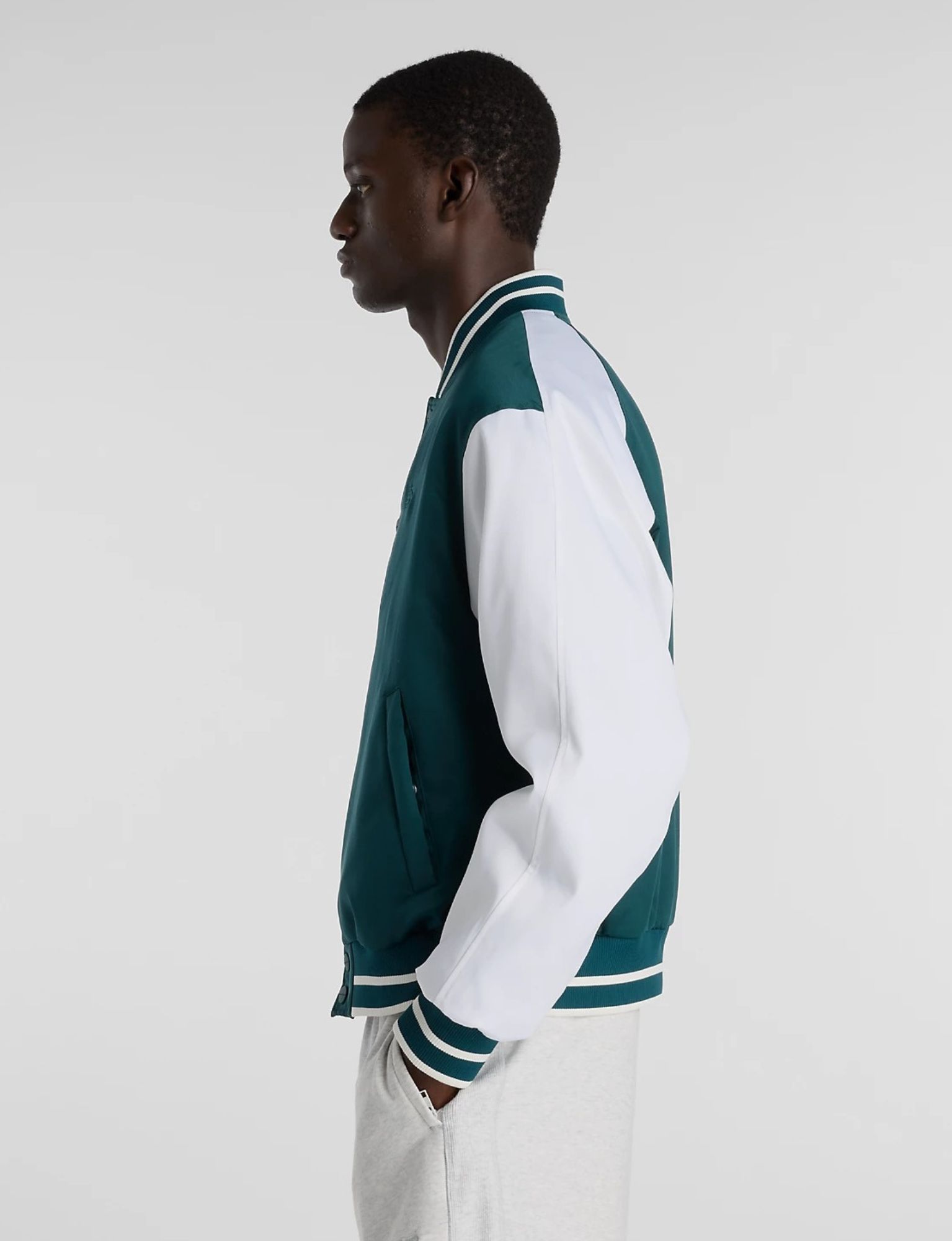 New Balance - Athletics Varsity Jacket Men MJ6102R7 Medusa Green - Heren - Jassen & Jacks - 49636_66_3