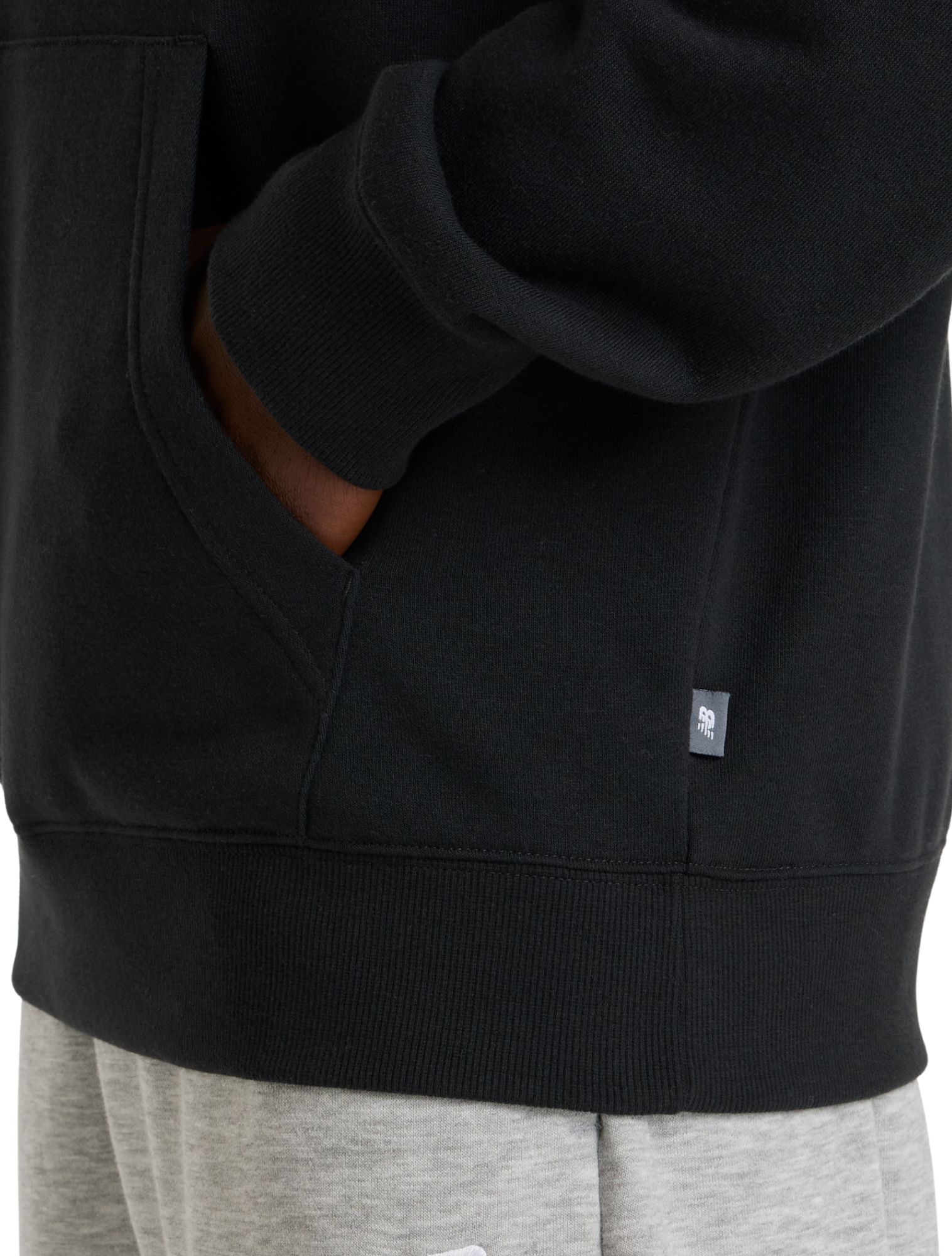 New Balance - Circular Logo Hoodie MT51916 Black - Heren - Truien & Sweaters - 48013_11_4