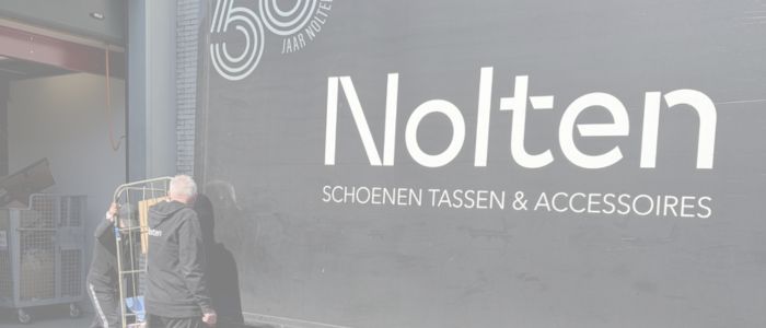 tassen, schoenen, bedrijfspand, logo, wagenlift