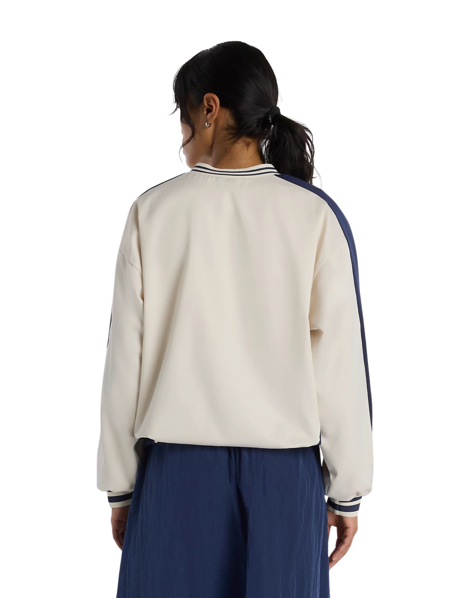New Balance - Satin Woven Pullover Women WT61145I Linen - Dames - Truien en Sweaters - 49635_77_2