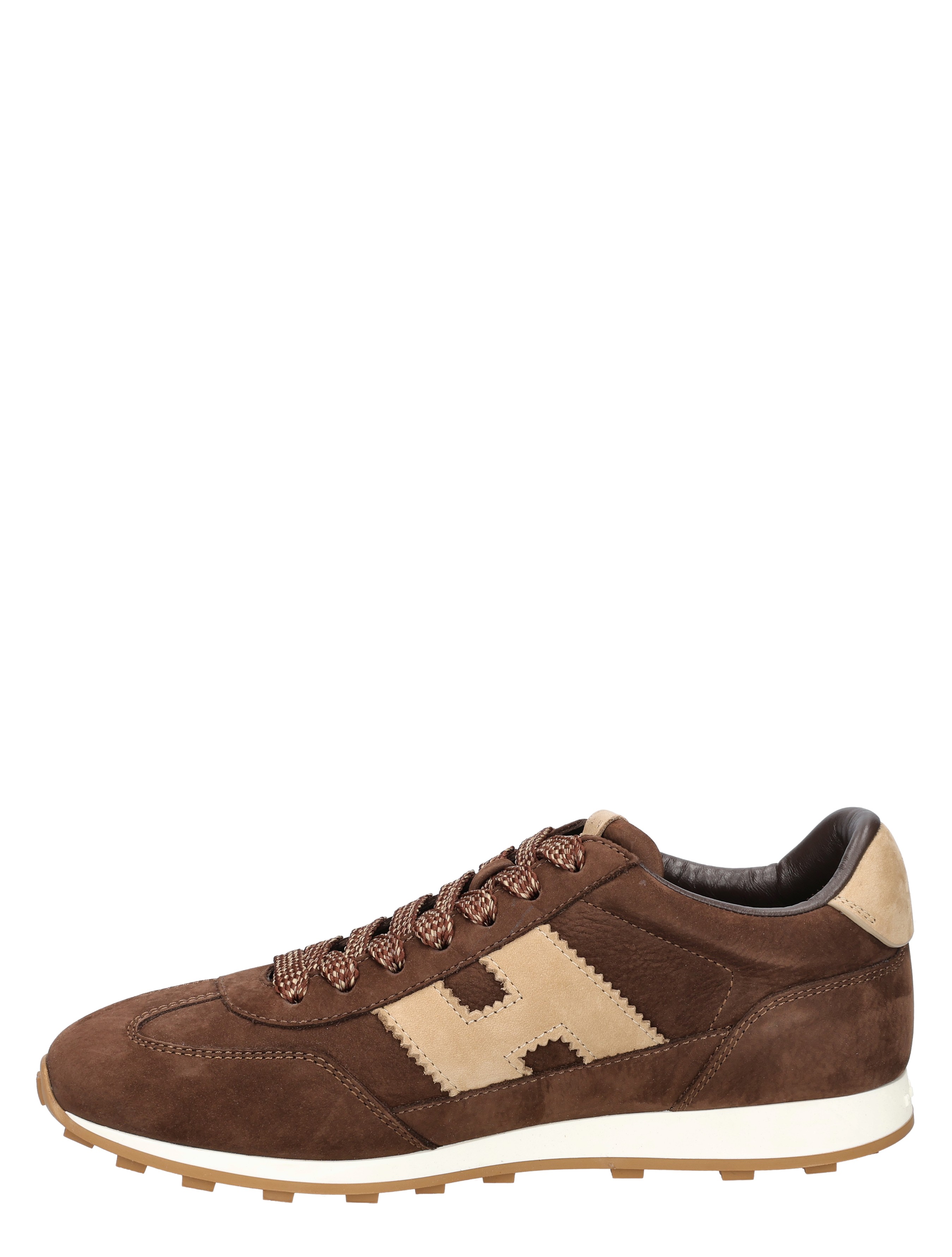 sneaker, bruine schoen, leren upper, casual sneaker, luxe stof/details