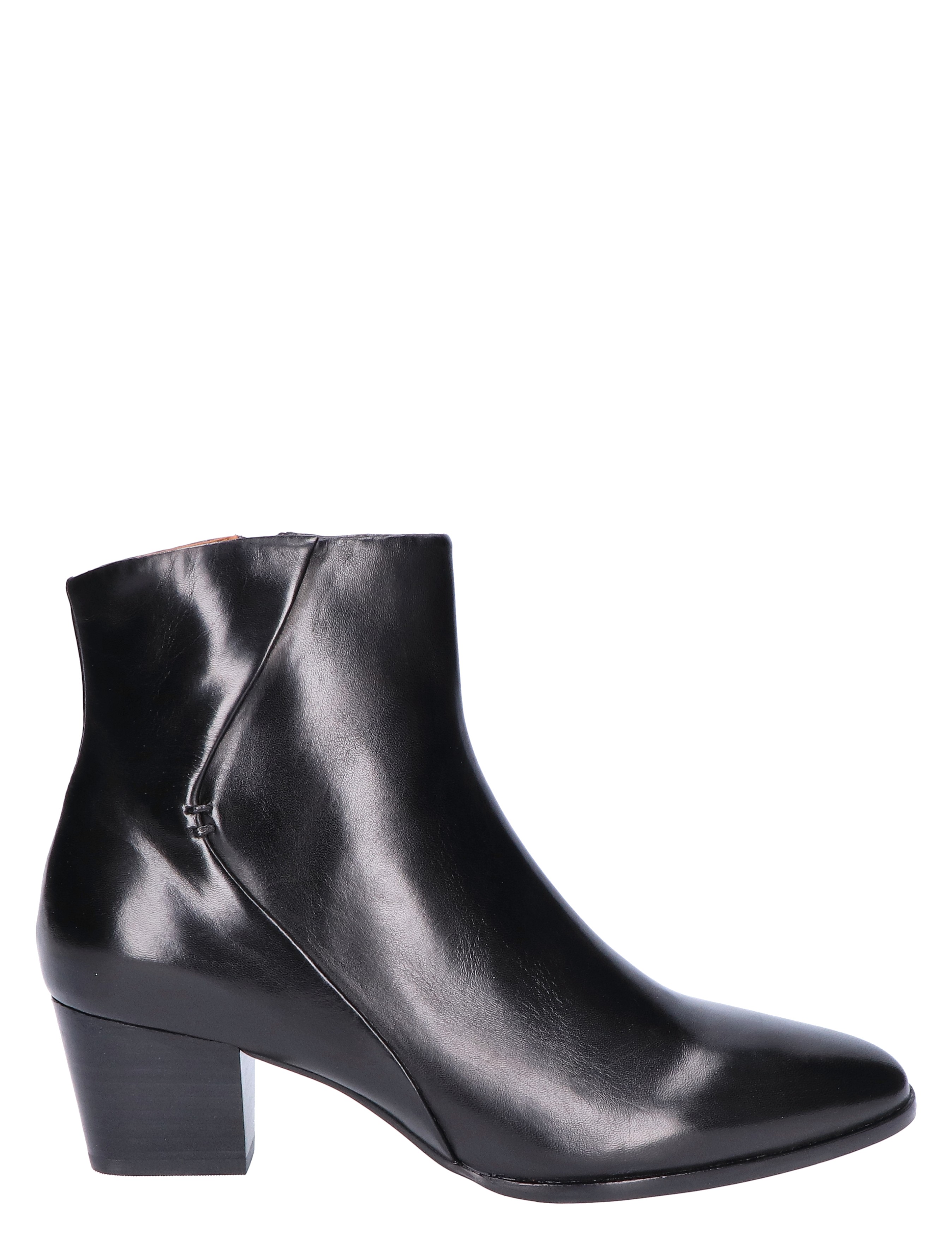 83833 Black