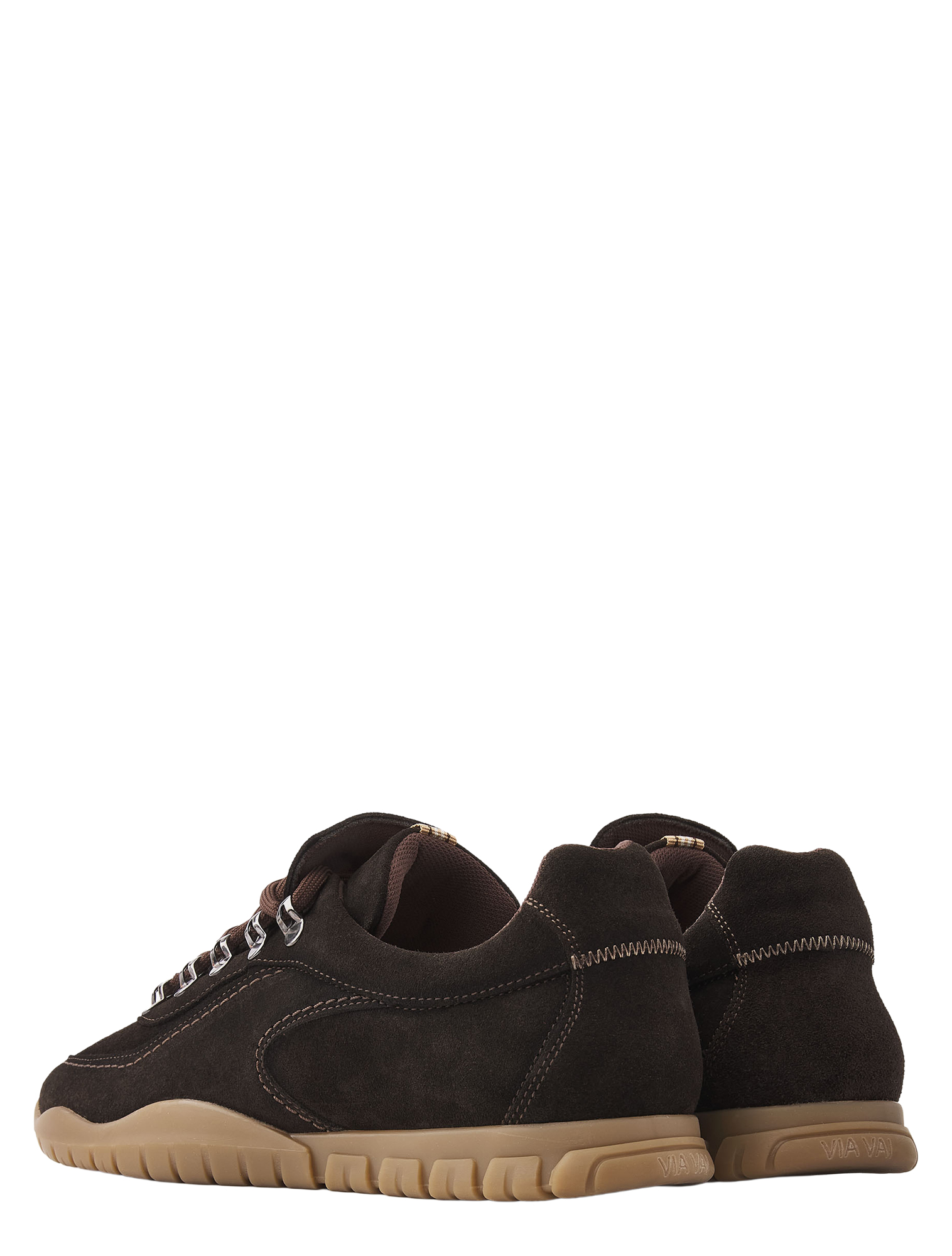 hiking shoe, brown suede, gum sole, low-cut, lacing system