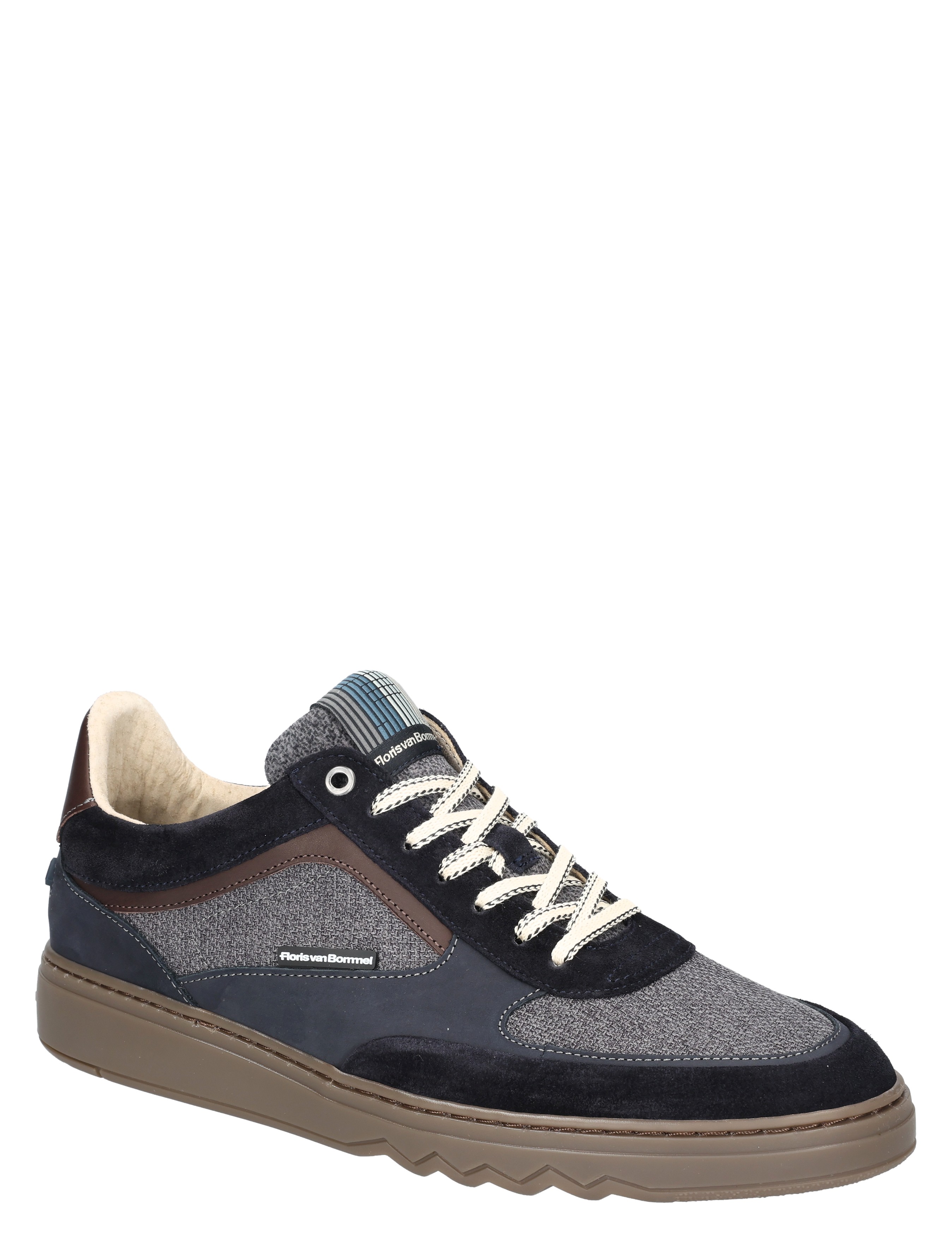 sneaker, herensneaker, grijs, veters, goretex?