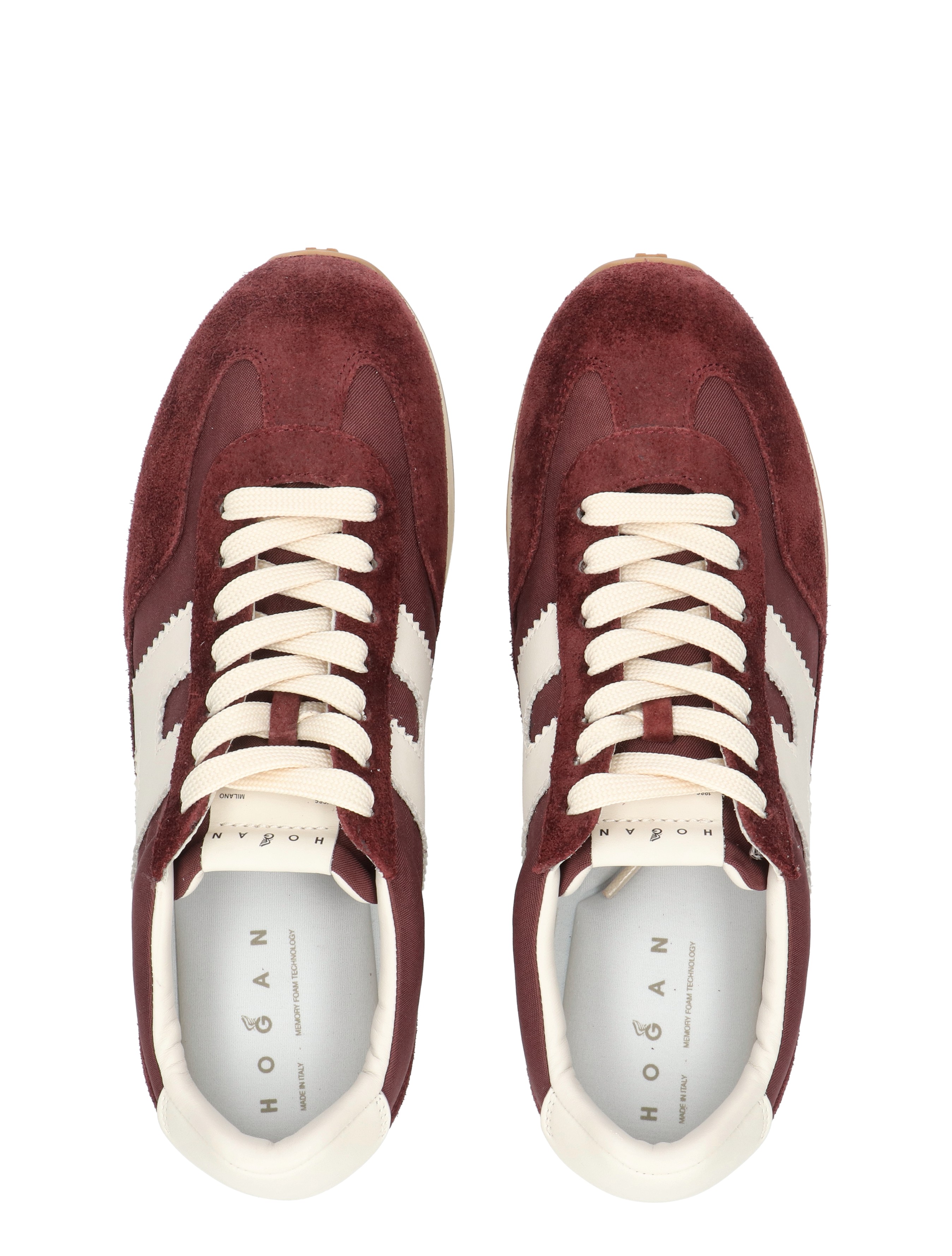sneakers, burgundy, suede, witte accenten, veters