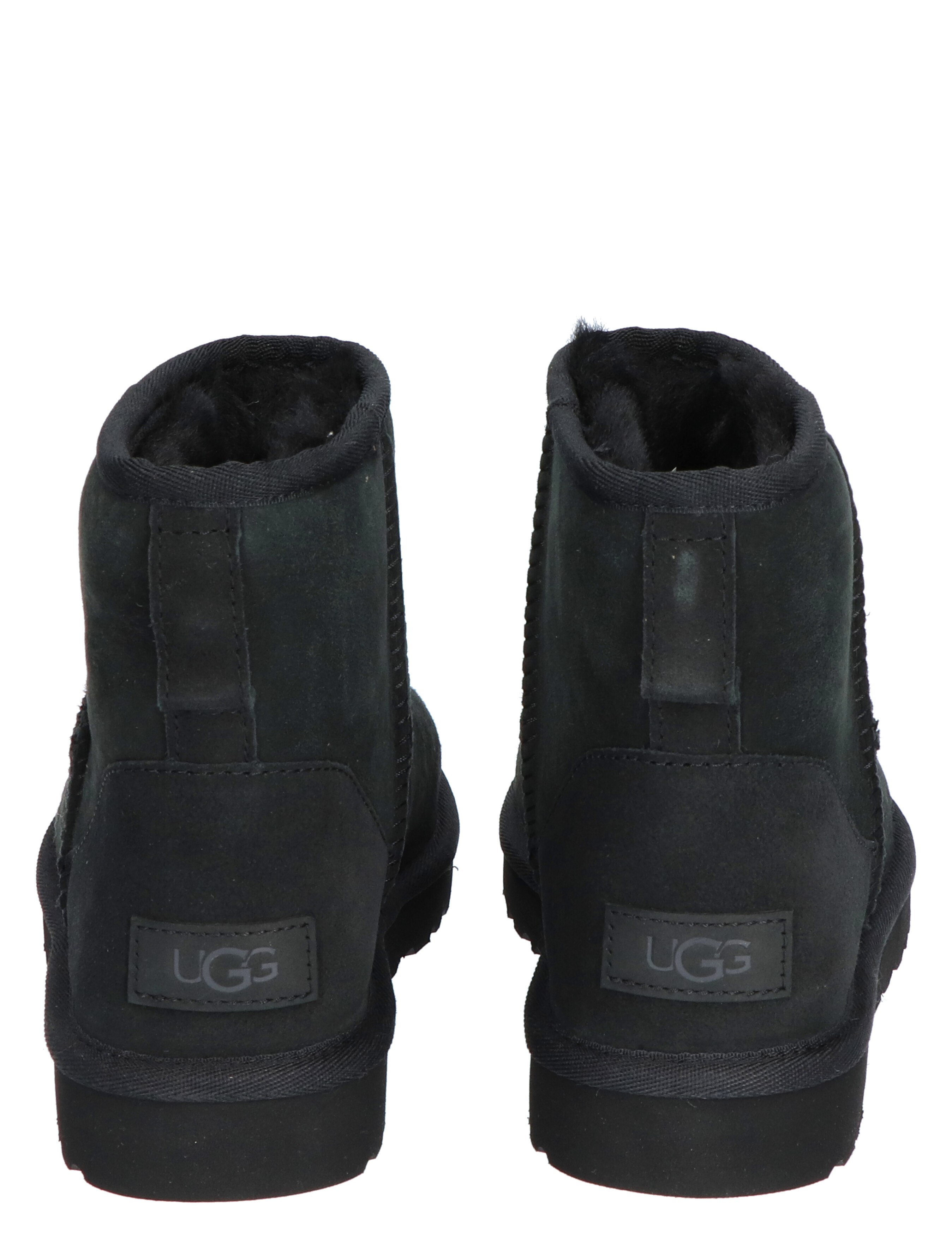 UGG - Classic Mini II Black - Dames - Boots - Enkellaarsjes - 31381_11_5