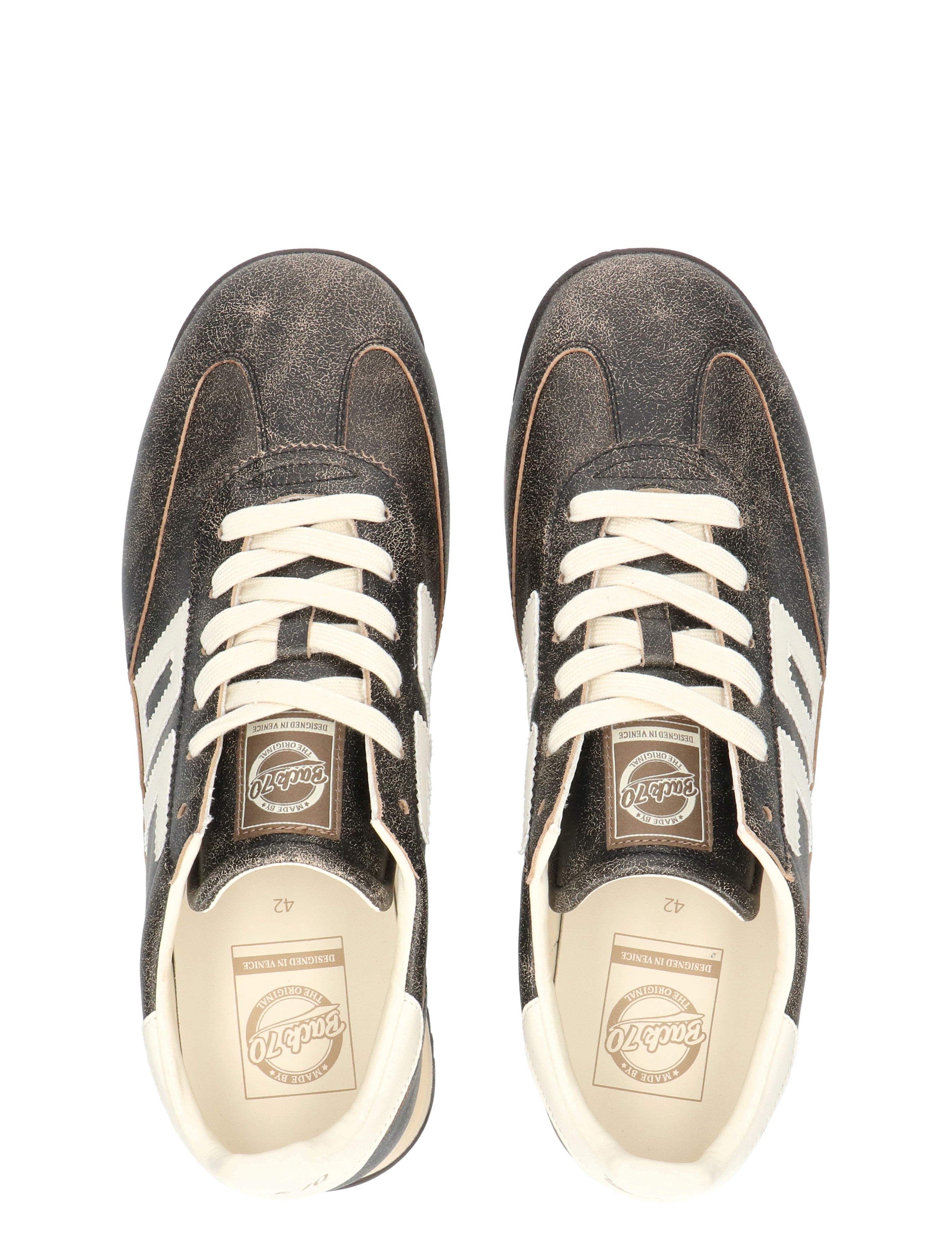 sneakers, zwart, witte veters, leer, ronde neus