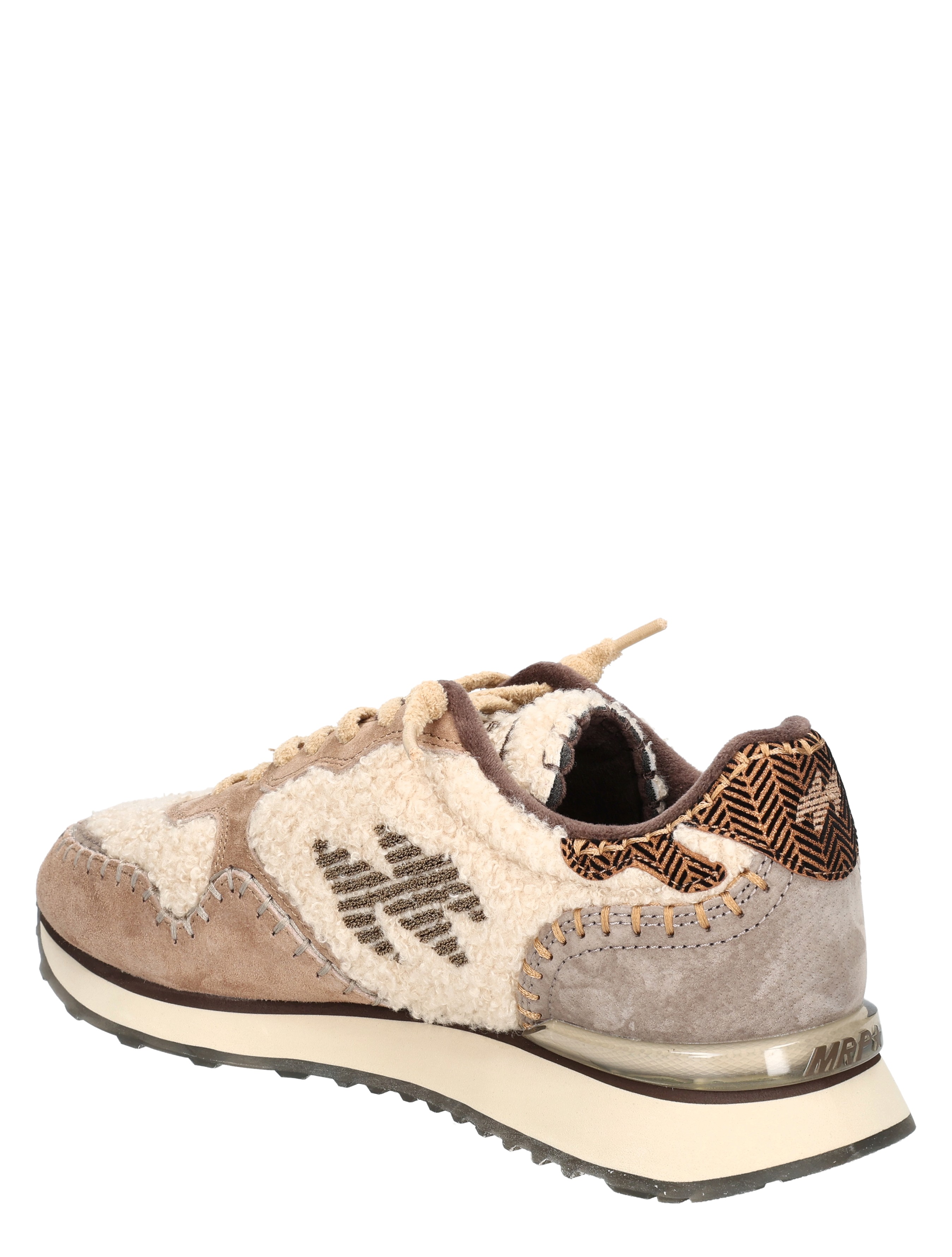 sneaker, luxe-materiaal, wollen-textuur, combination-kleur, trend-item