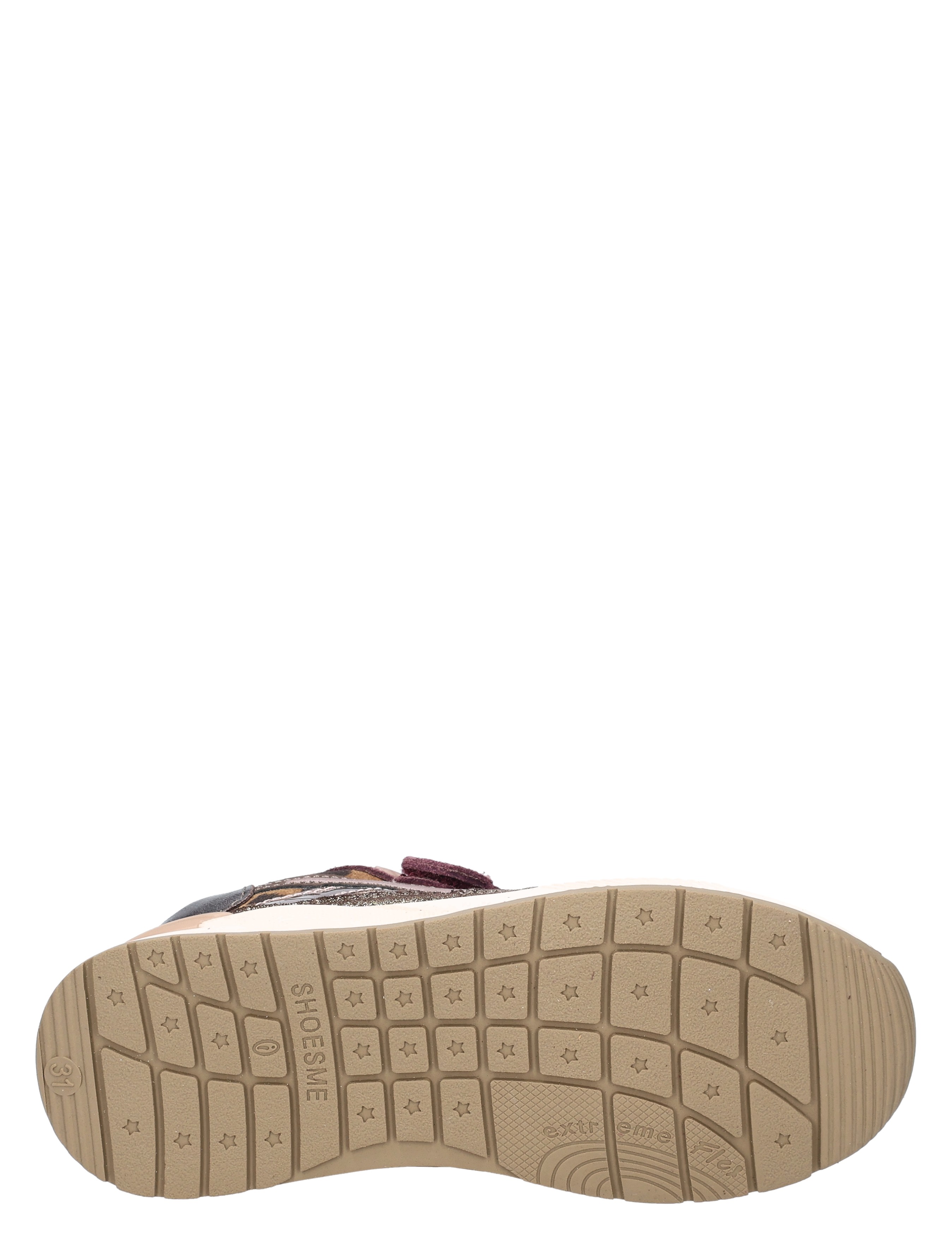 boot, sole, gum sole, brand visible? none, outer sole pattern star studs, children's shoe?, leather? suede?, colorful upper?