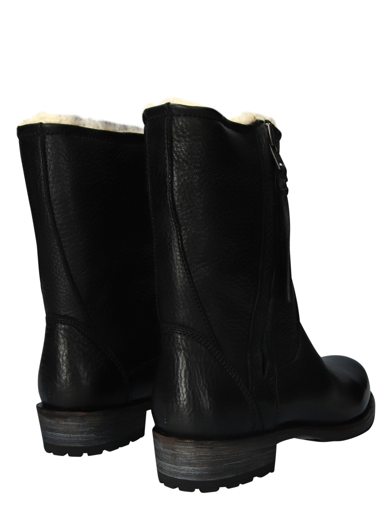 EW74 Black