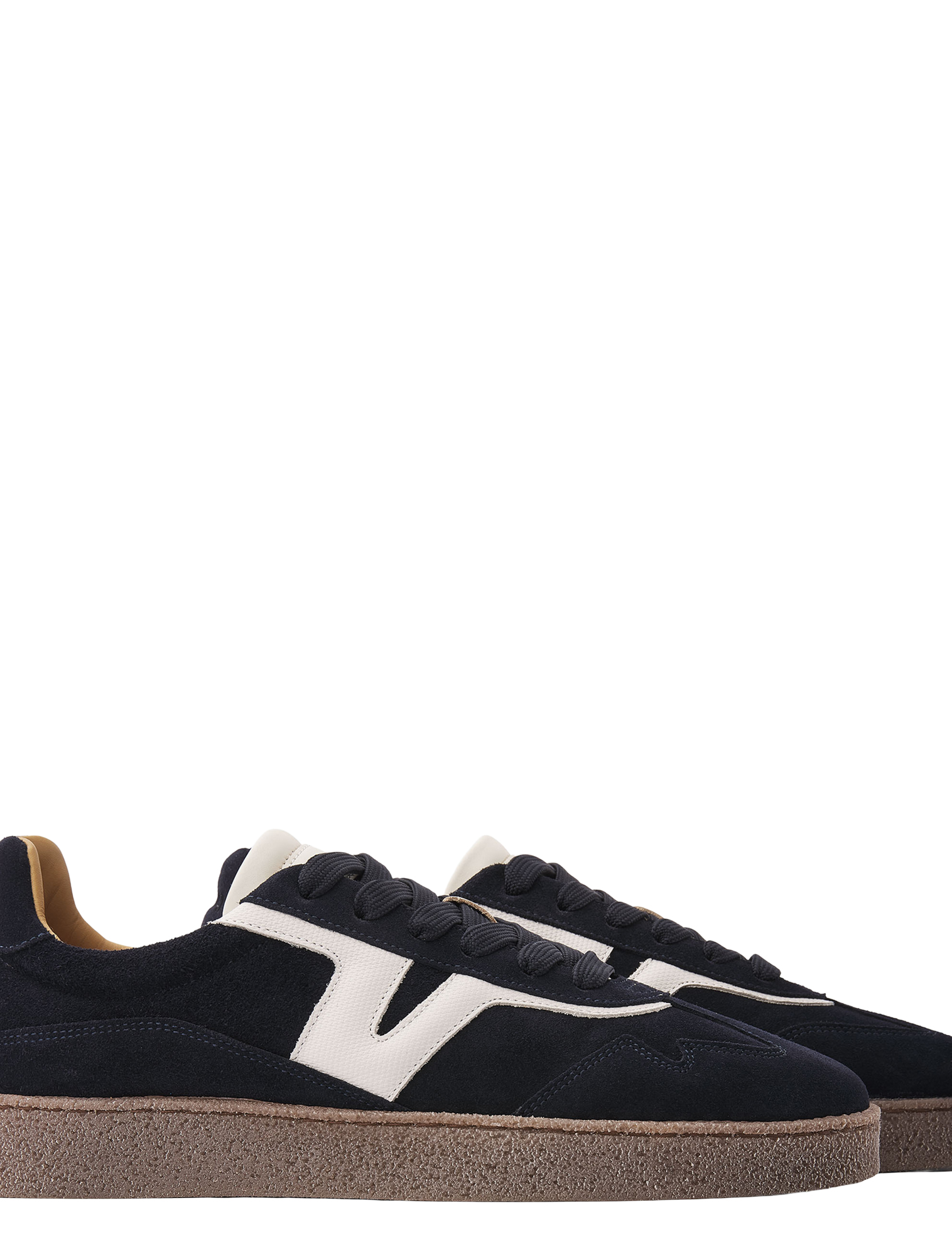 sneaker, navy, suede, gum sole, low cut