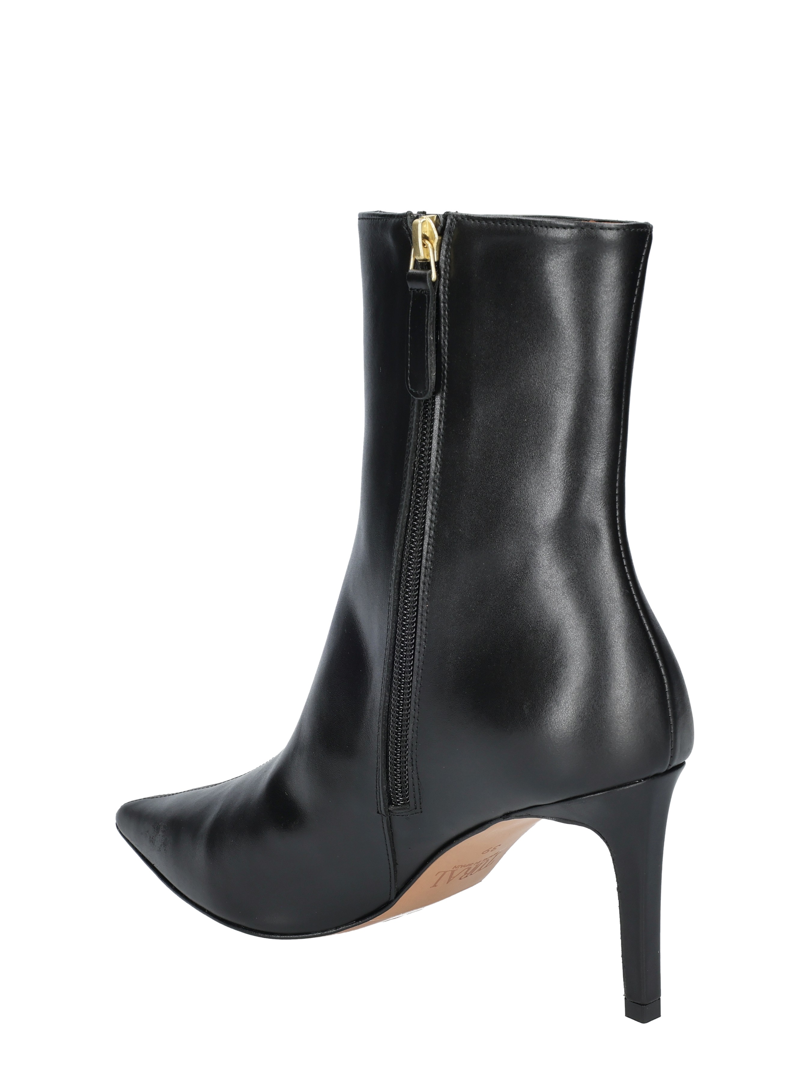 hoge enkelboots, lederen boots, zwarte enkelboot, spitse rits, hakhoogte middel