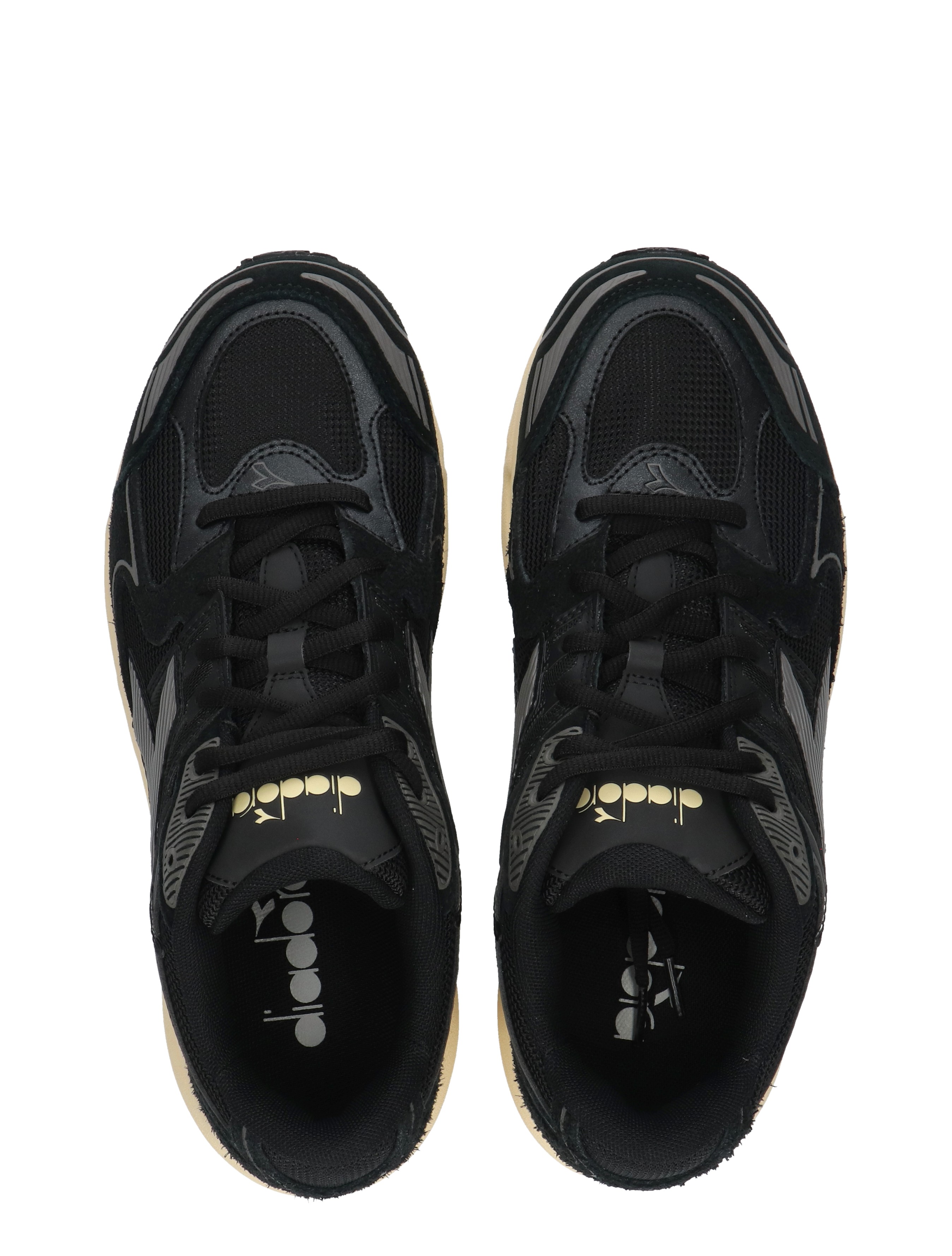 sneakers, zwart, mesh, veters, gekartelde zool