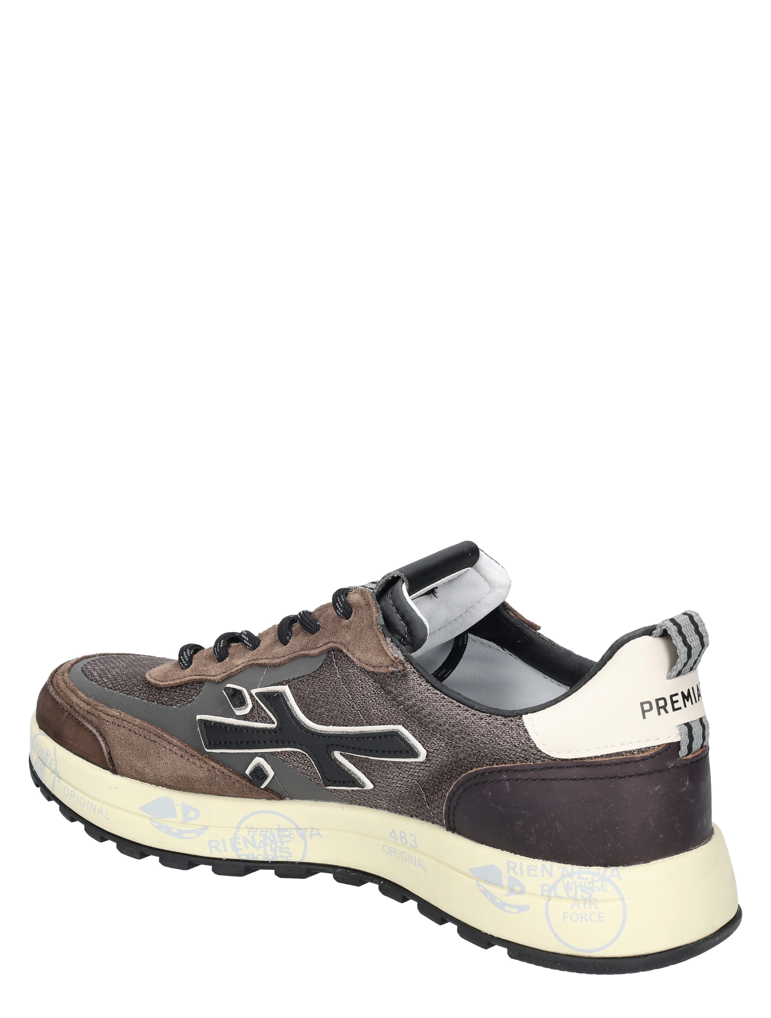 sneaker, bruine schoen, hoge hak, overlay logo, witte zool