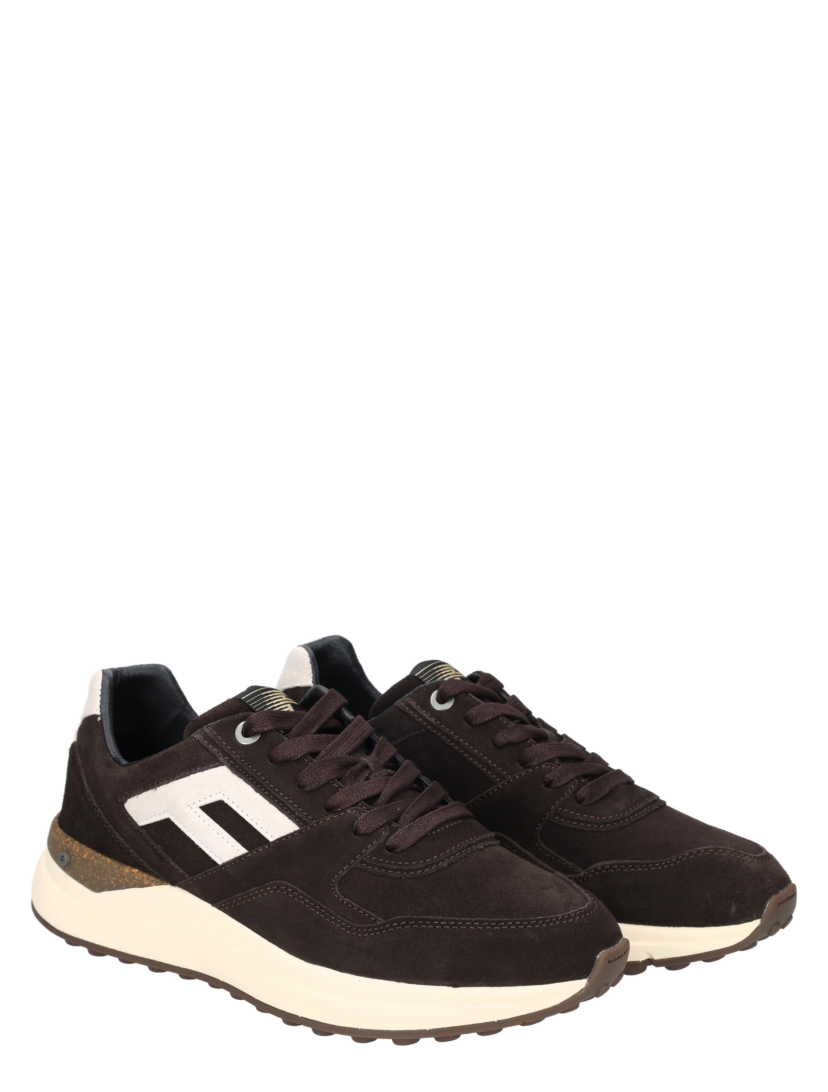 sneakers, bruine schoenen, suède, witte accenten, gummi zool