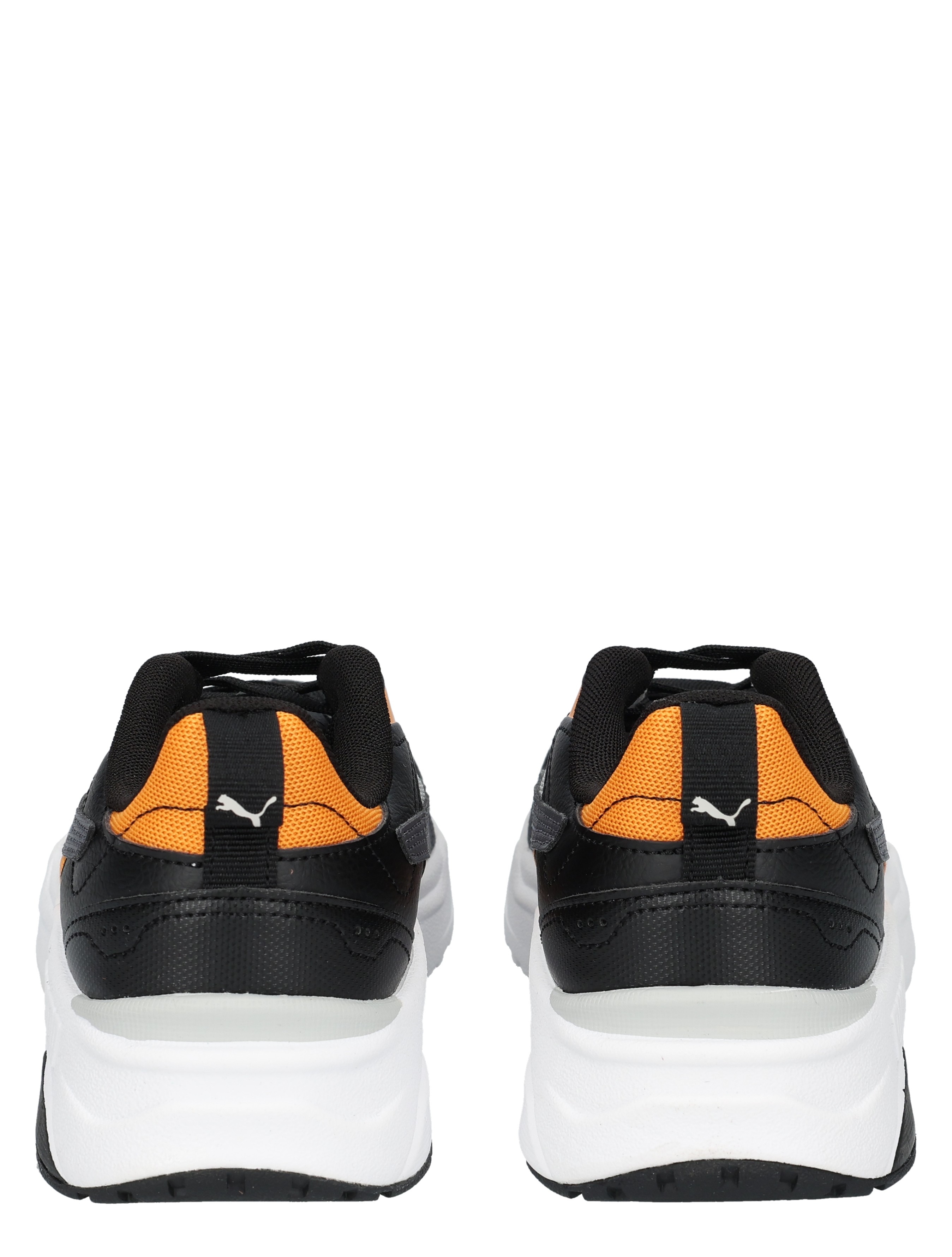 sneakers, hiel, orange details, zwarte motor, witte zool