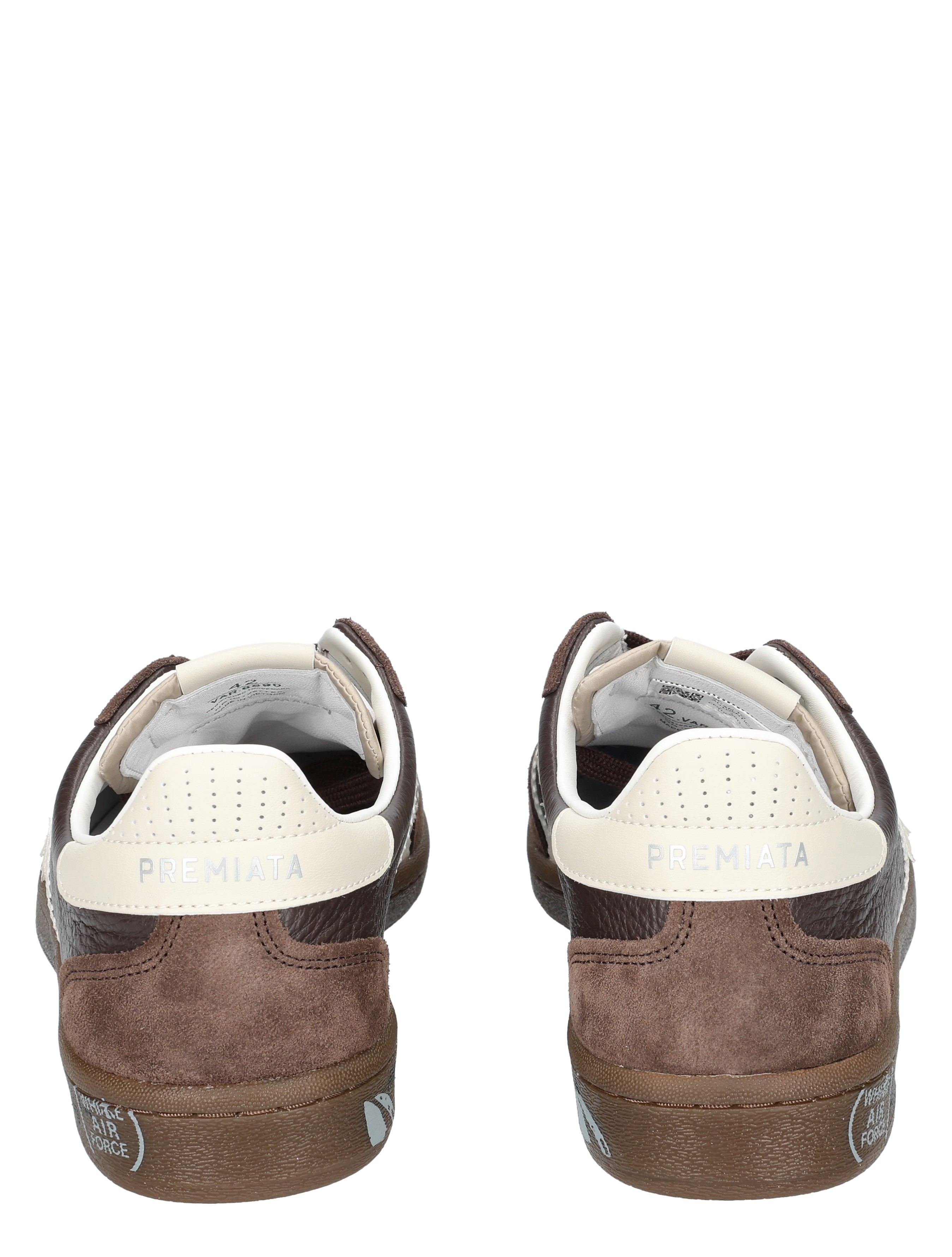 sneakers, bruin, suede, leren, perforatiehiel