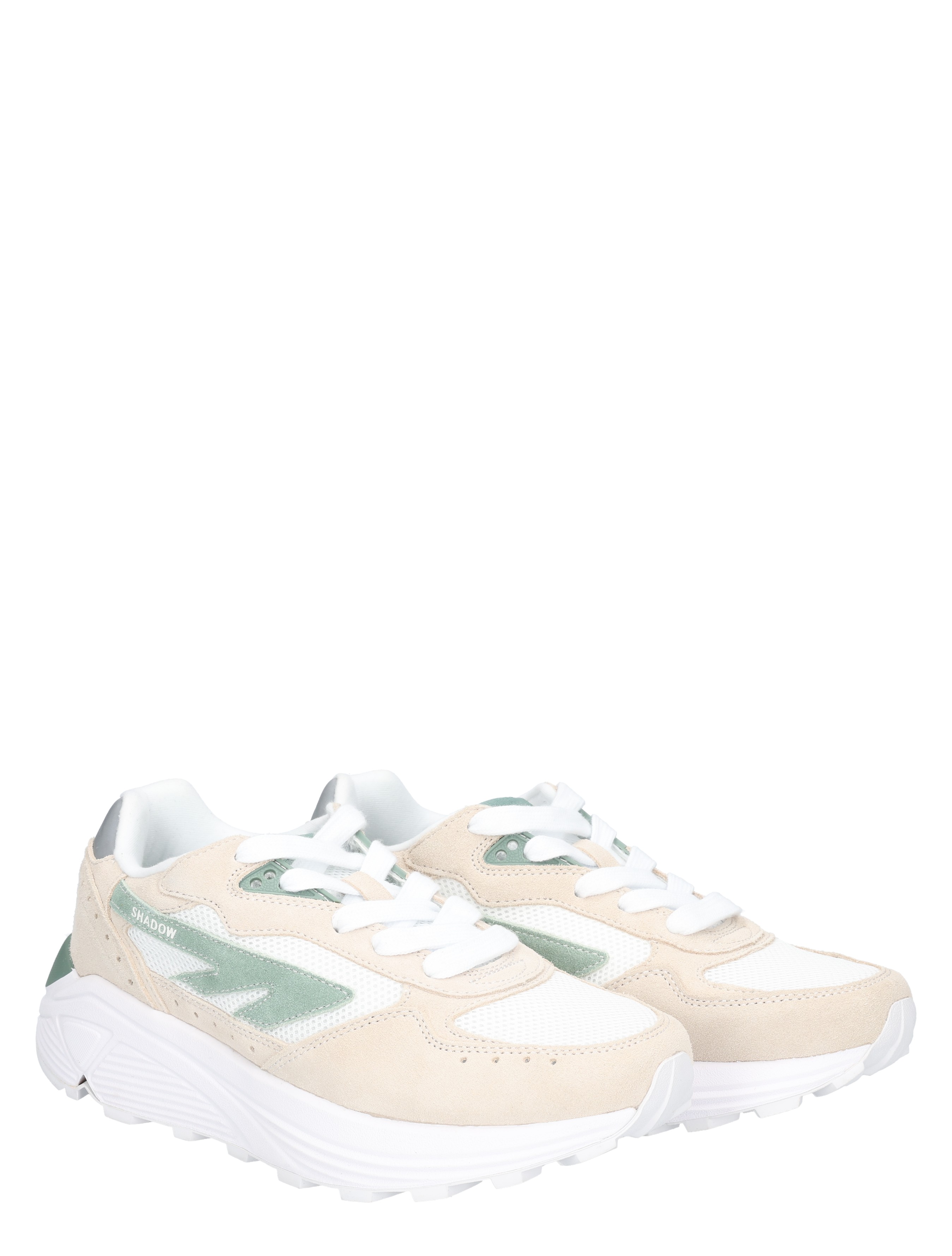 sneakers, witte sneakers, beige tint, groene accenten, luxe sportief