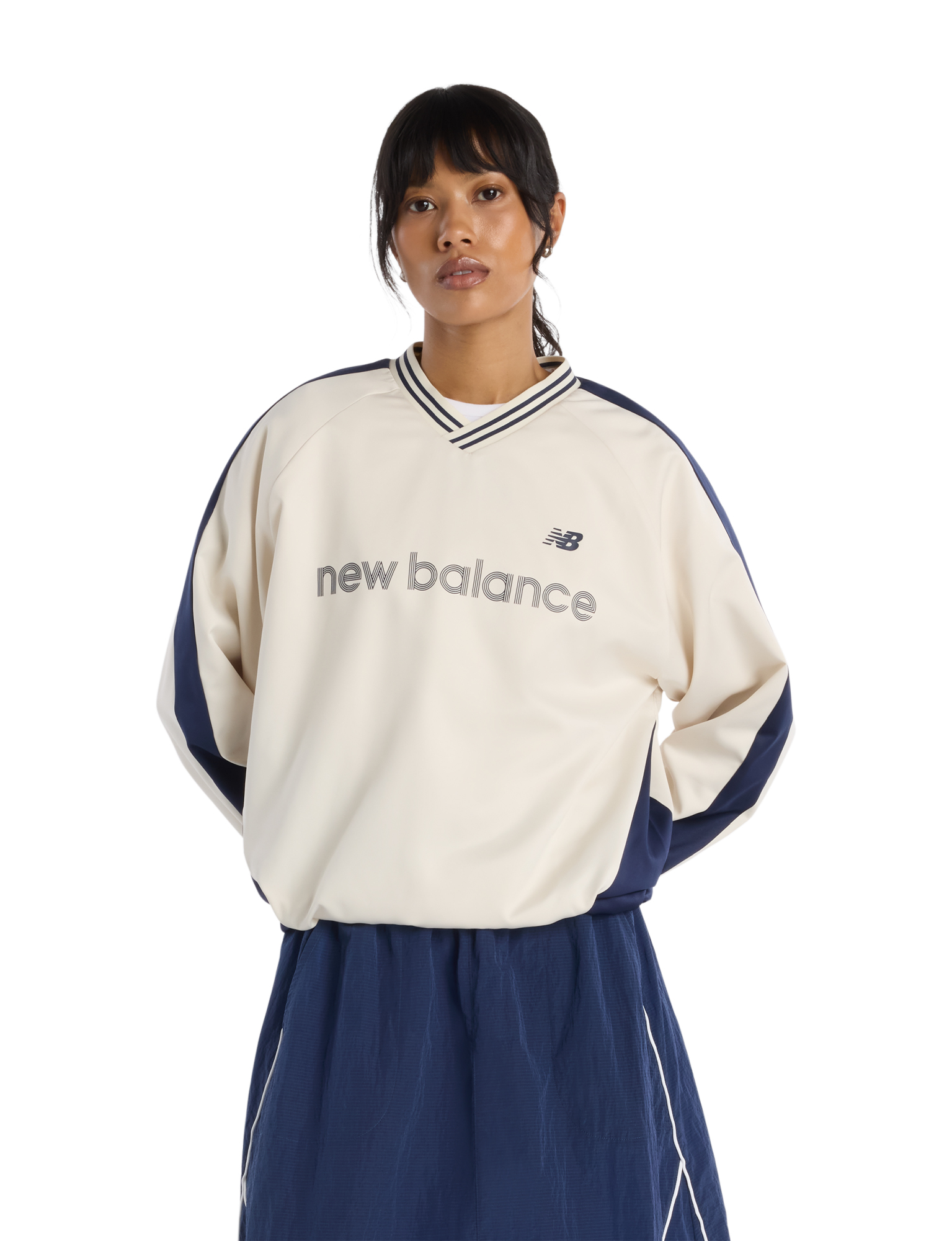 New Balance - Satin Woven Pullover Women WT61145I Linen - Dames - Truien en Sweaters - 49635_77_1