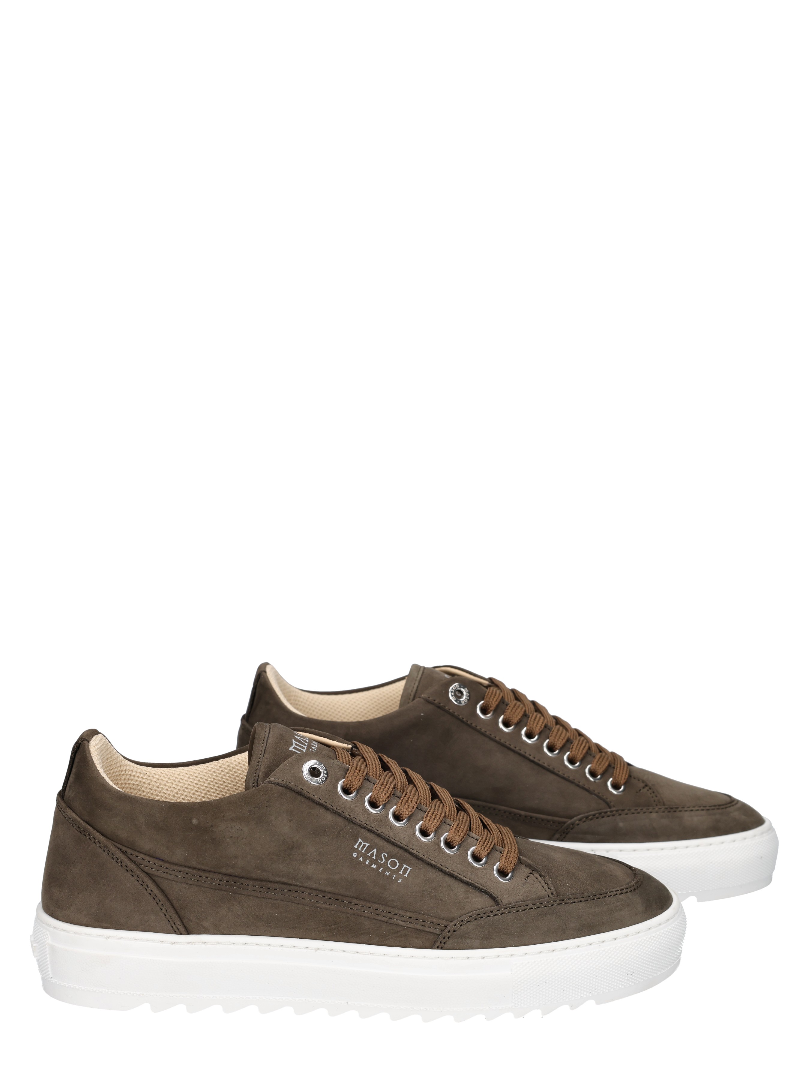 sneakers, bruine schoenen, suède, witte zool, veters