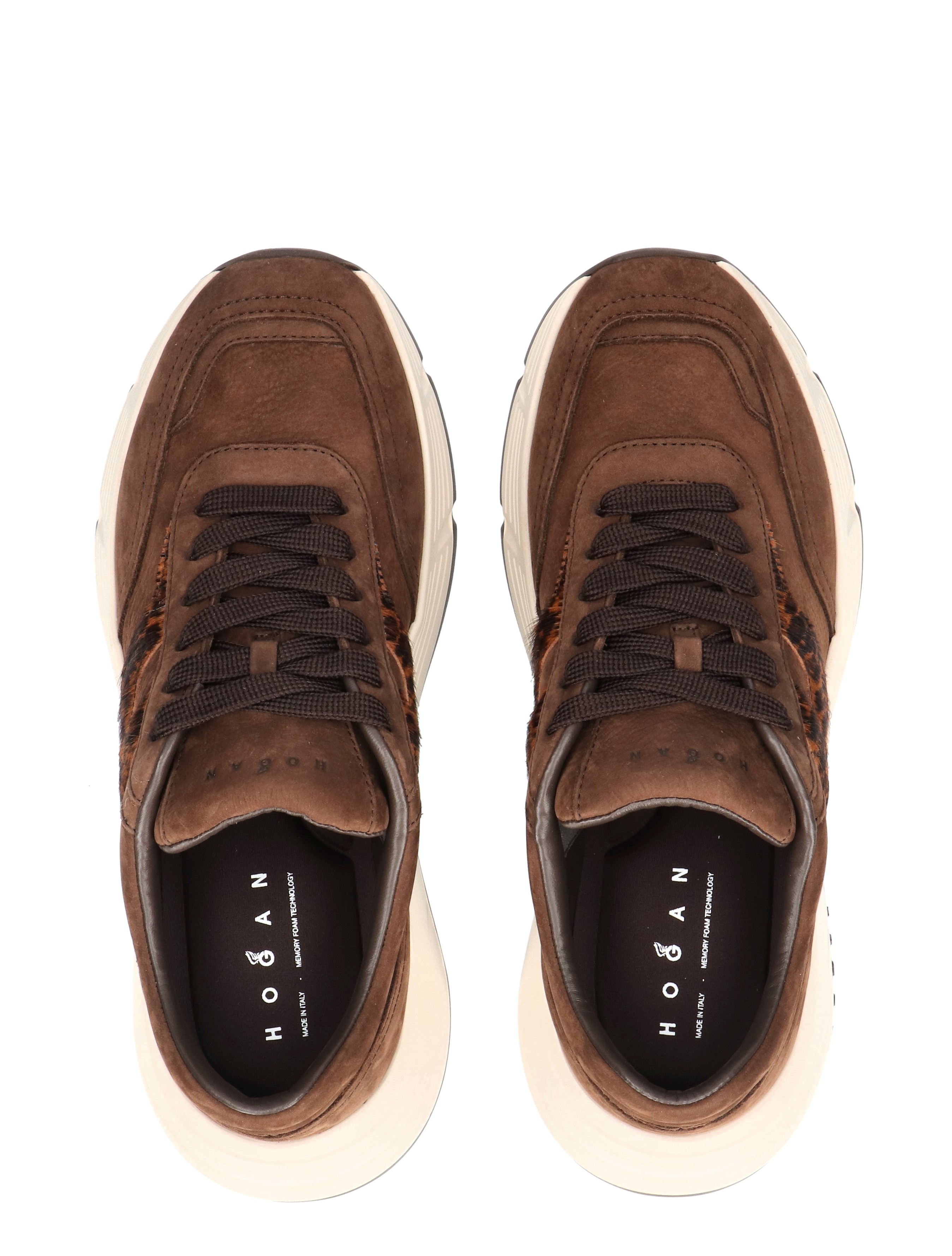 bruin, sneakers, luiers, lichtzet, laarzen