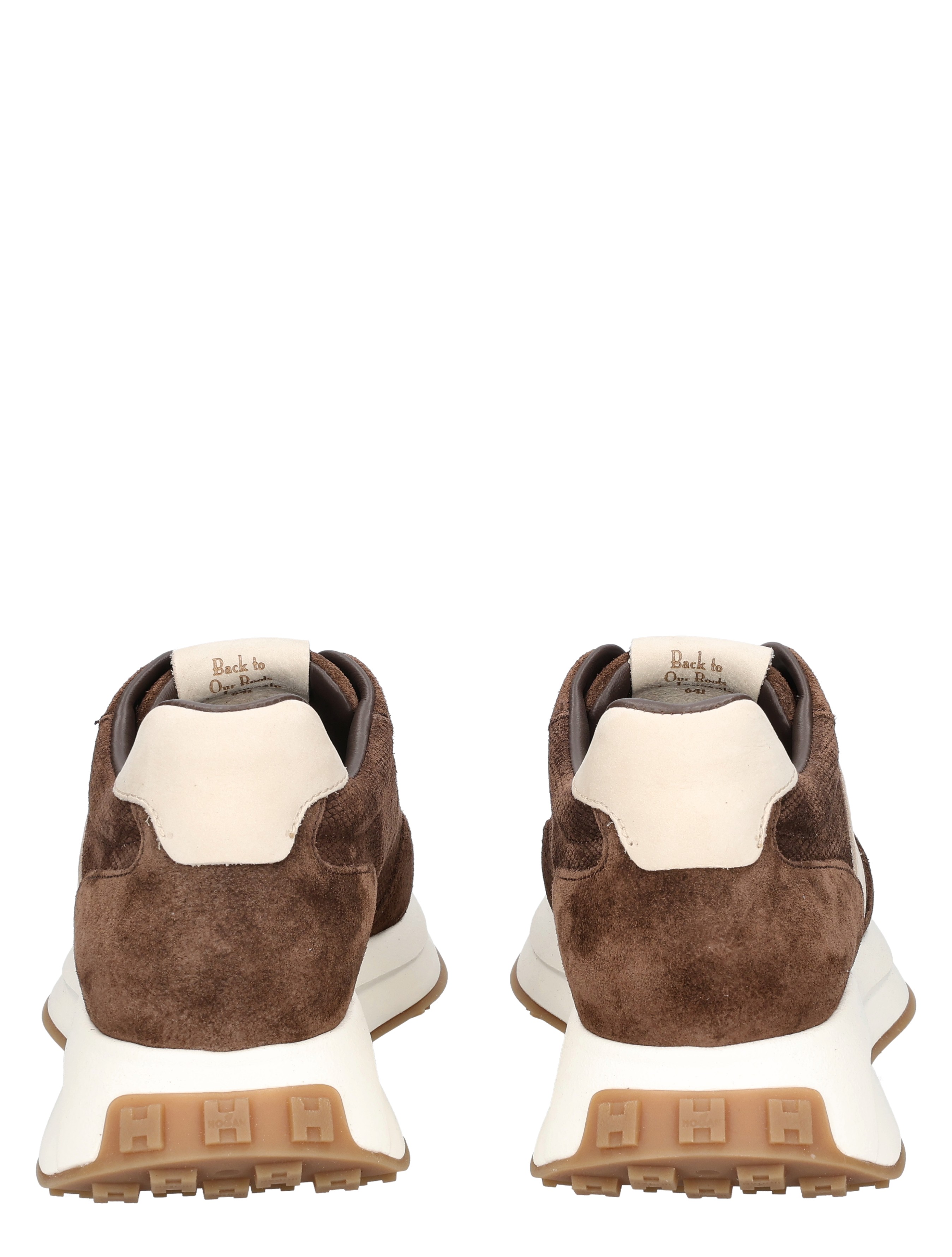 bruine sneakers, suede, witte zool, wandelsneaker, rugue gripz