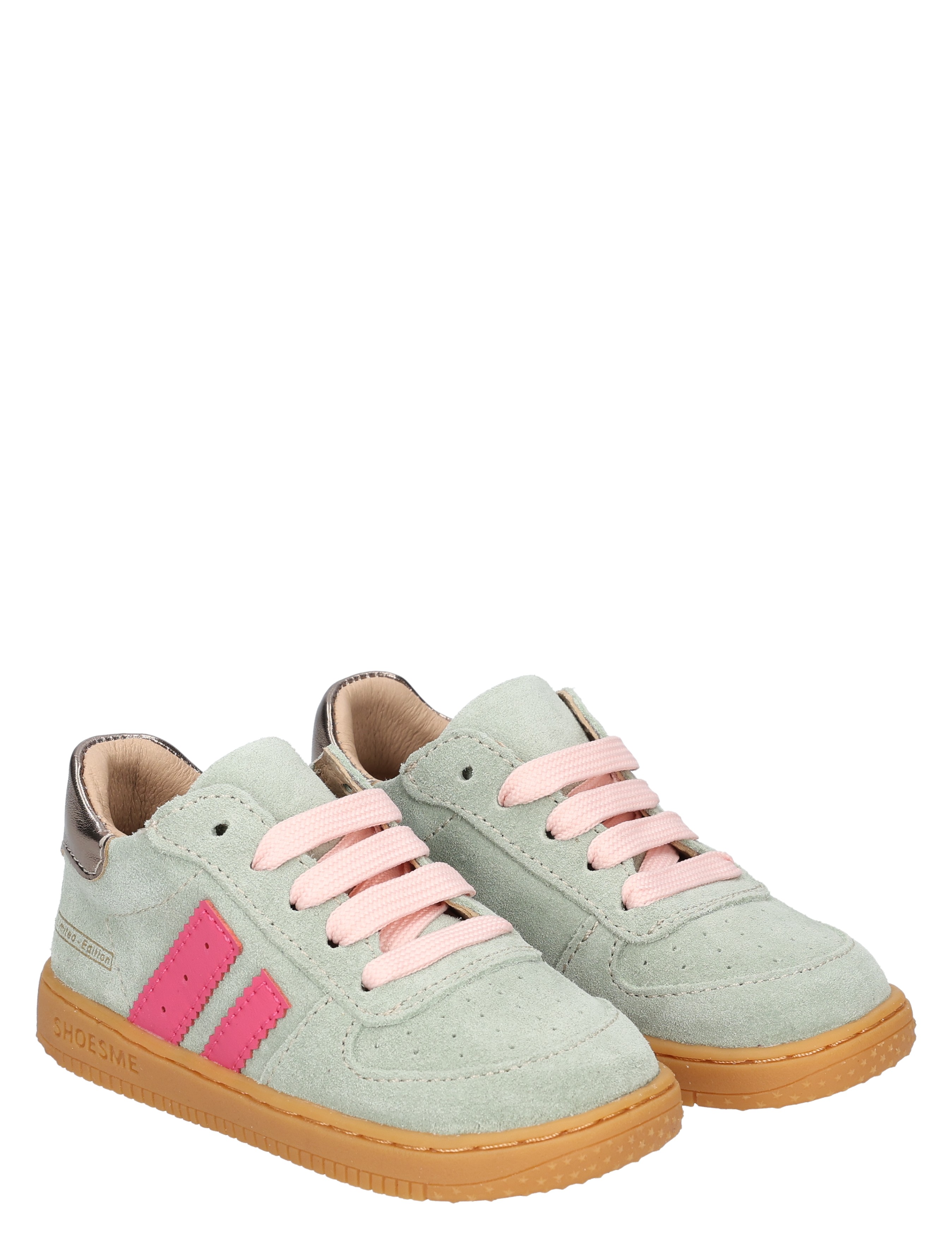 sneakers, suede, pastel, roze accenten, gumsole