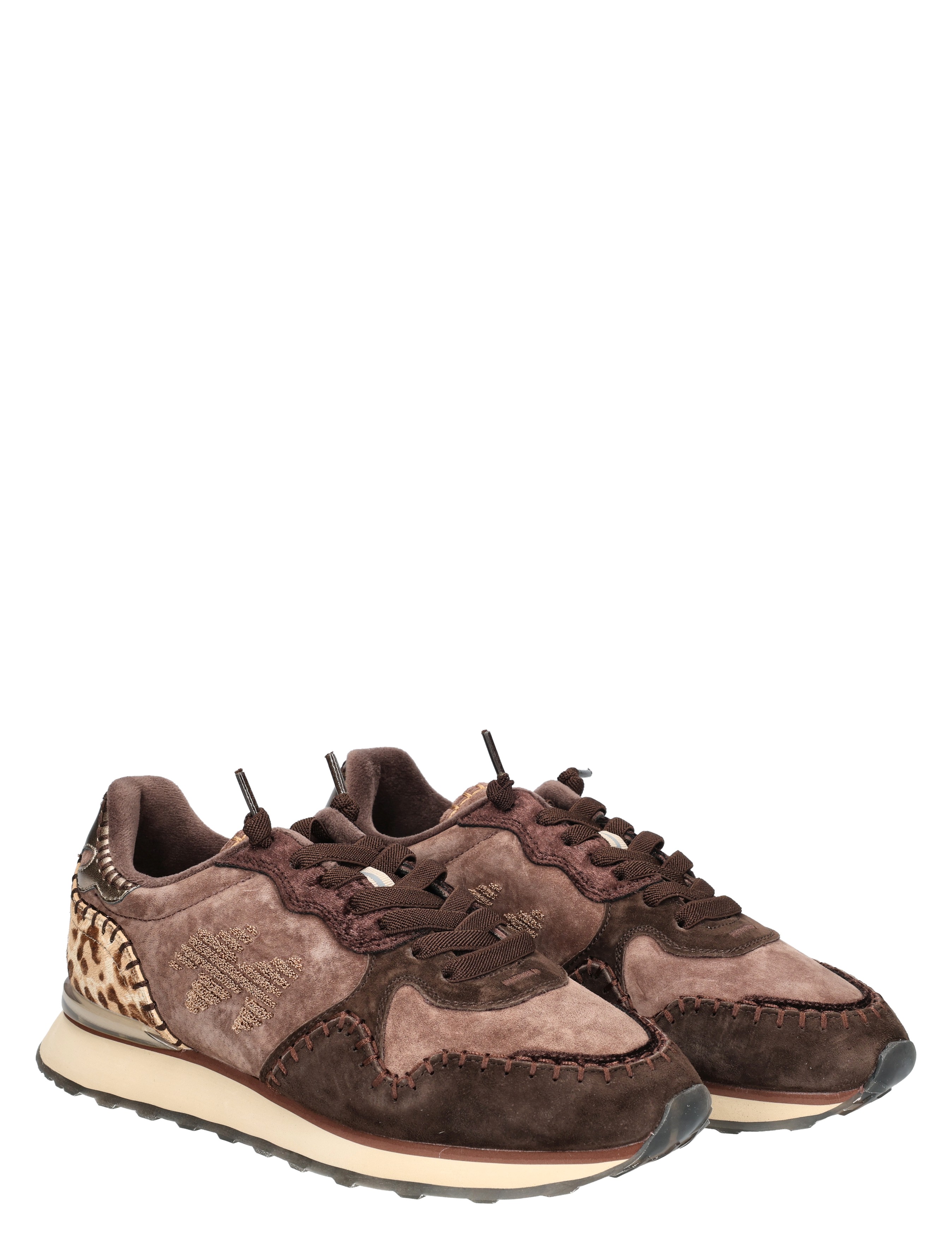 sneakers, bruine schoenen, suede, leopardaccent, luxe sport