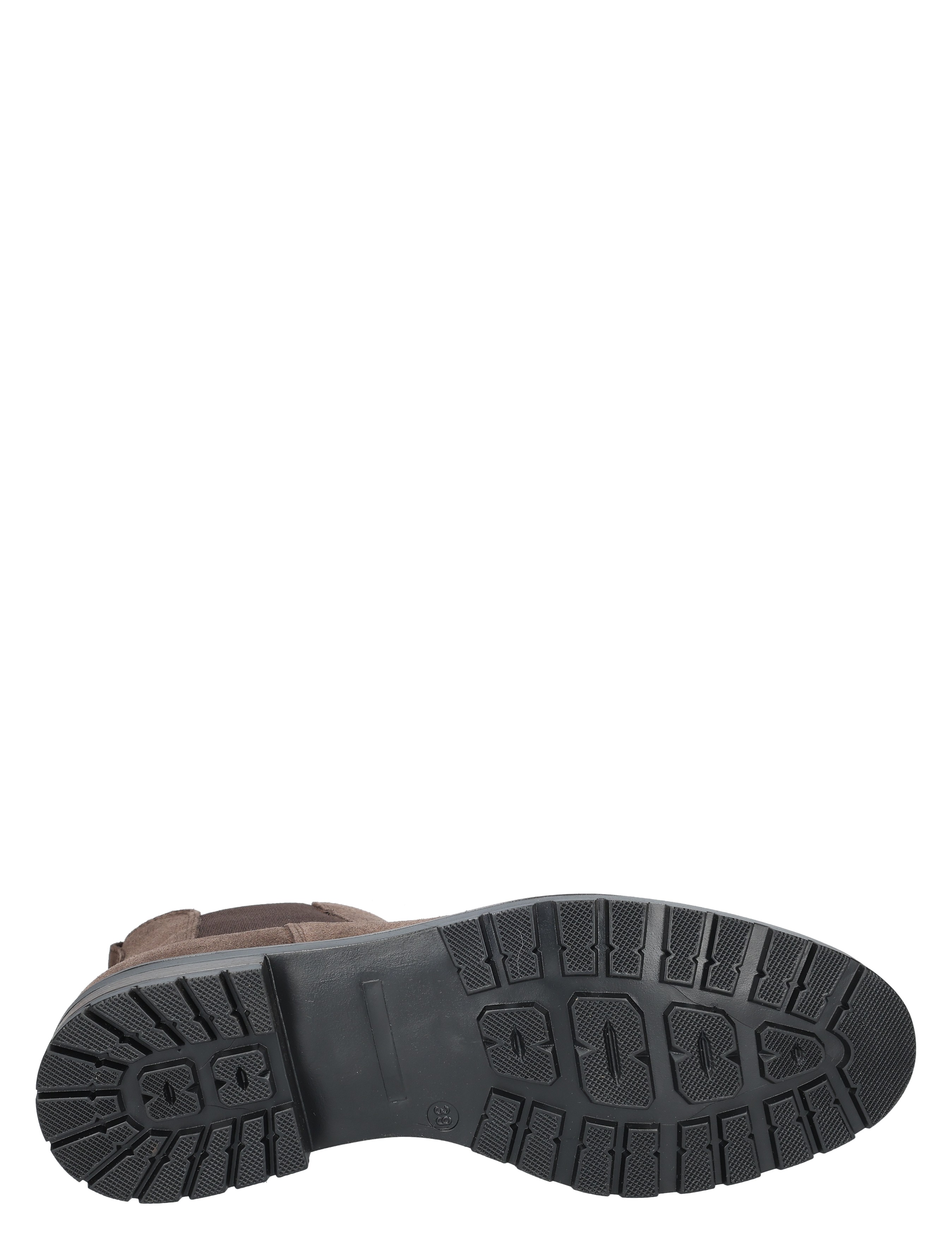 rugged sole, boot tread, ankle boot, brown suede, slip-resistant sole