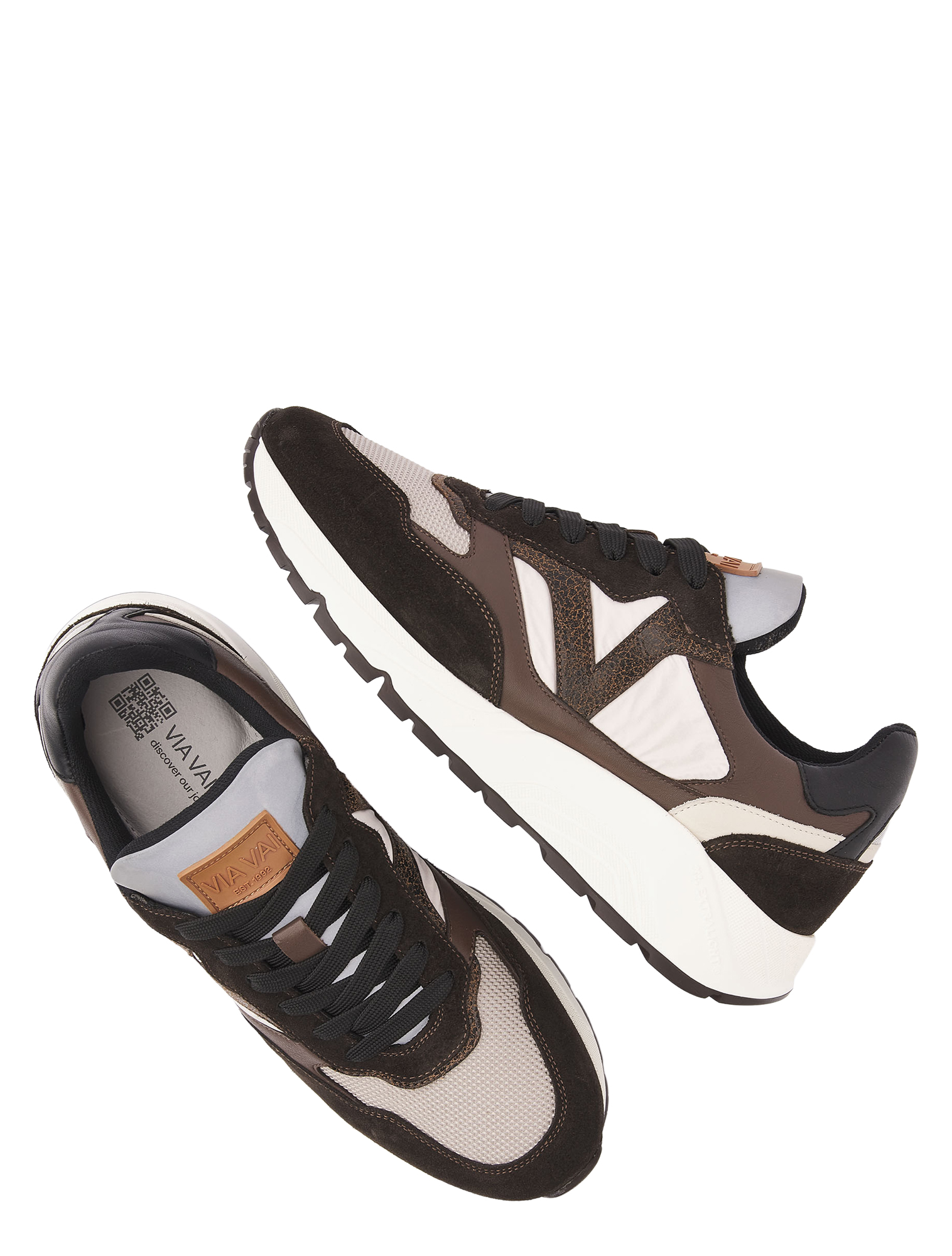 sneaker, wandel, donkerbruin, liggende panelen, textuur panel