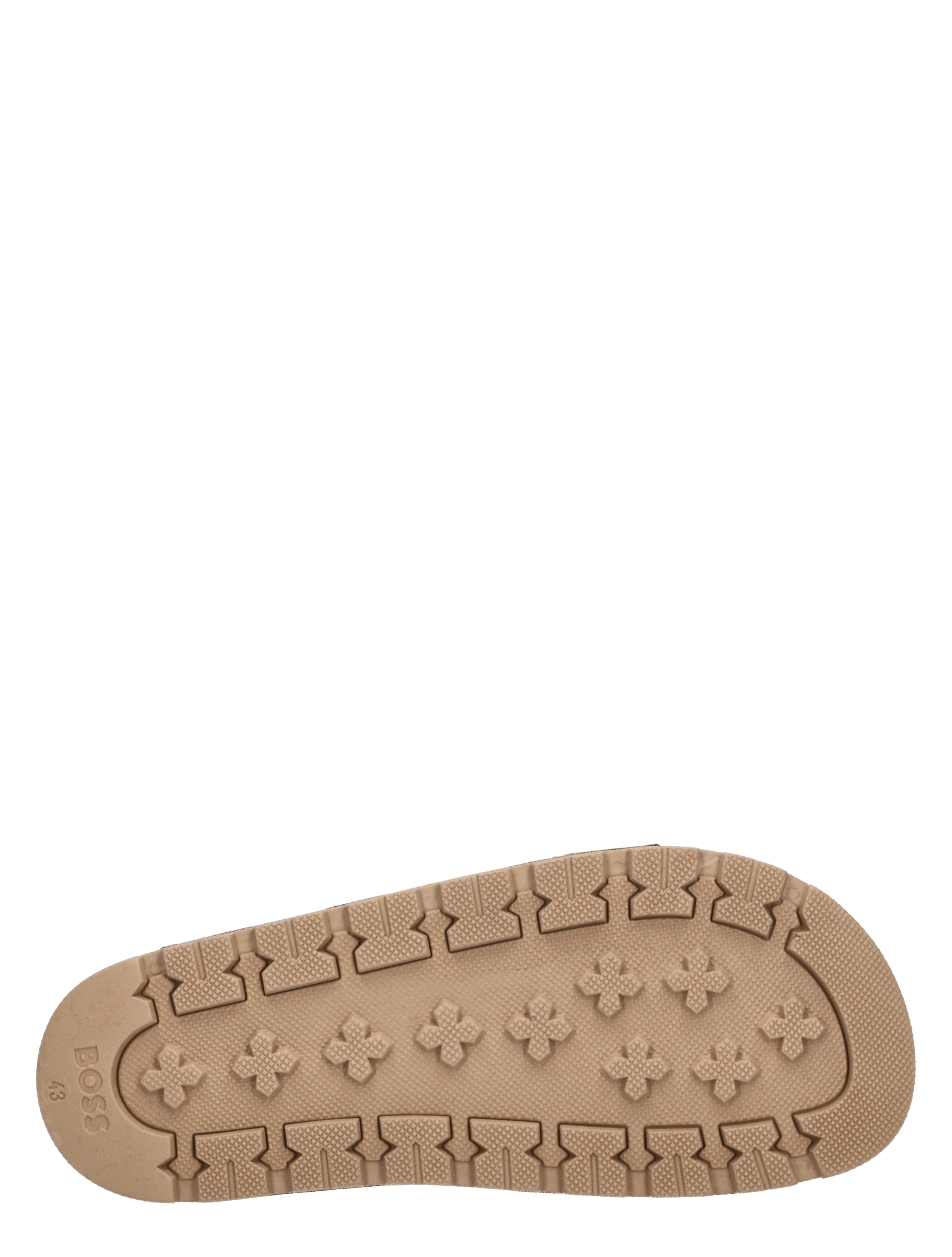 sneaker sole, rubber sole, tread pattern, beige, bulky sole
