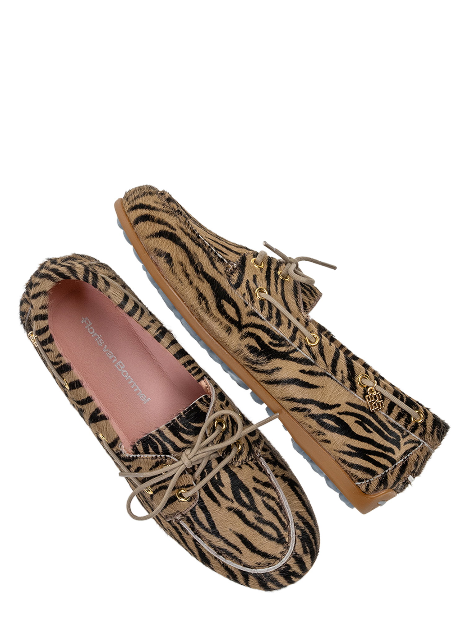 tijgerprint, mokkaschoenen, luxe loafer, dierenvacht, vrouwendemode