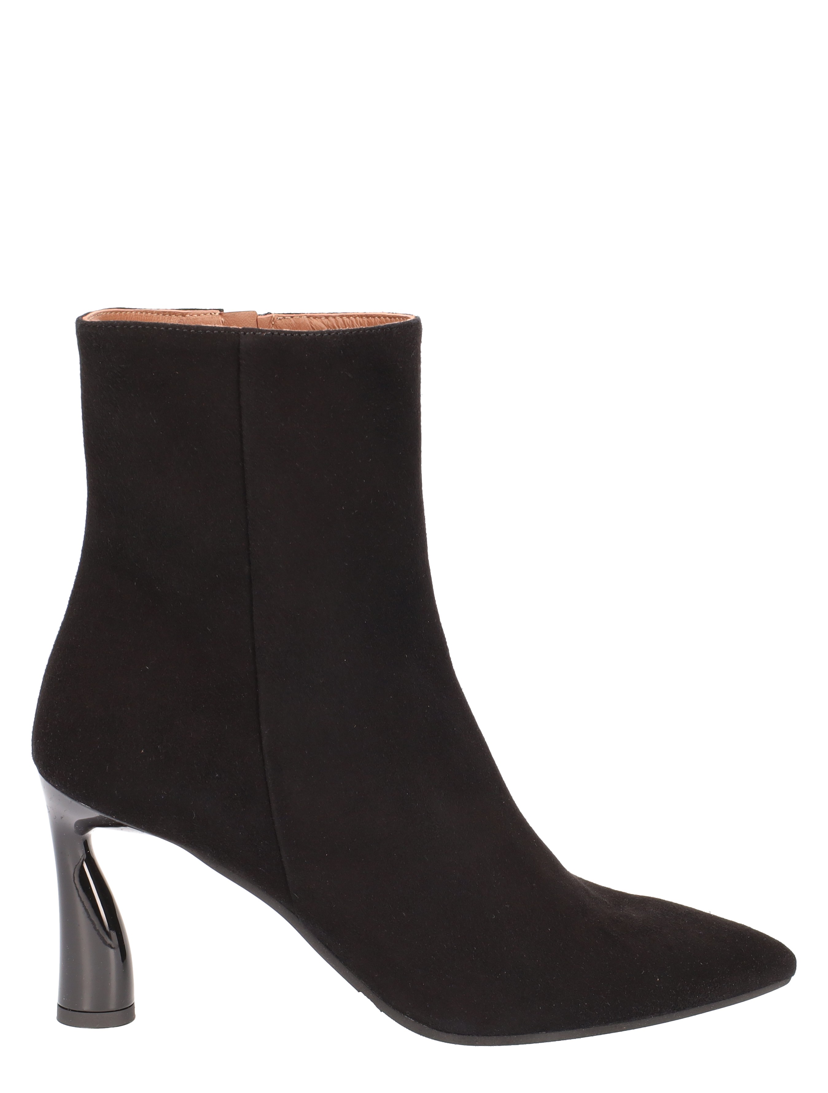 8114 Black