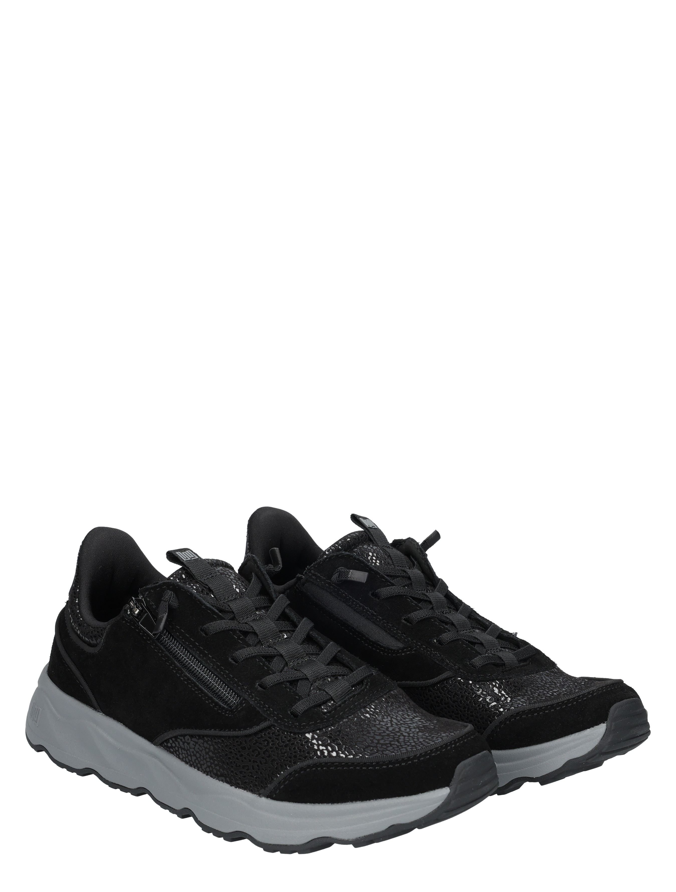 sneakers, zwart, gaas, rubber buitenzool, veters