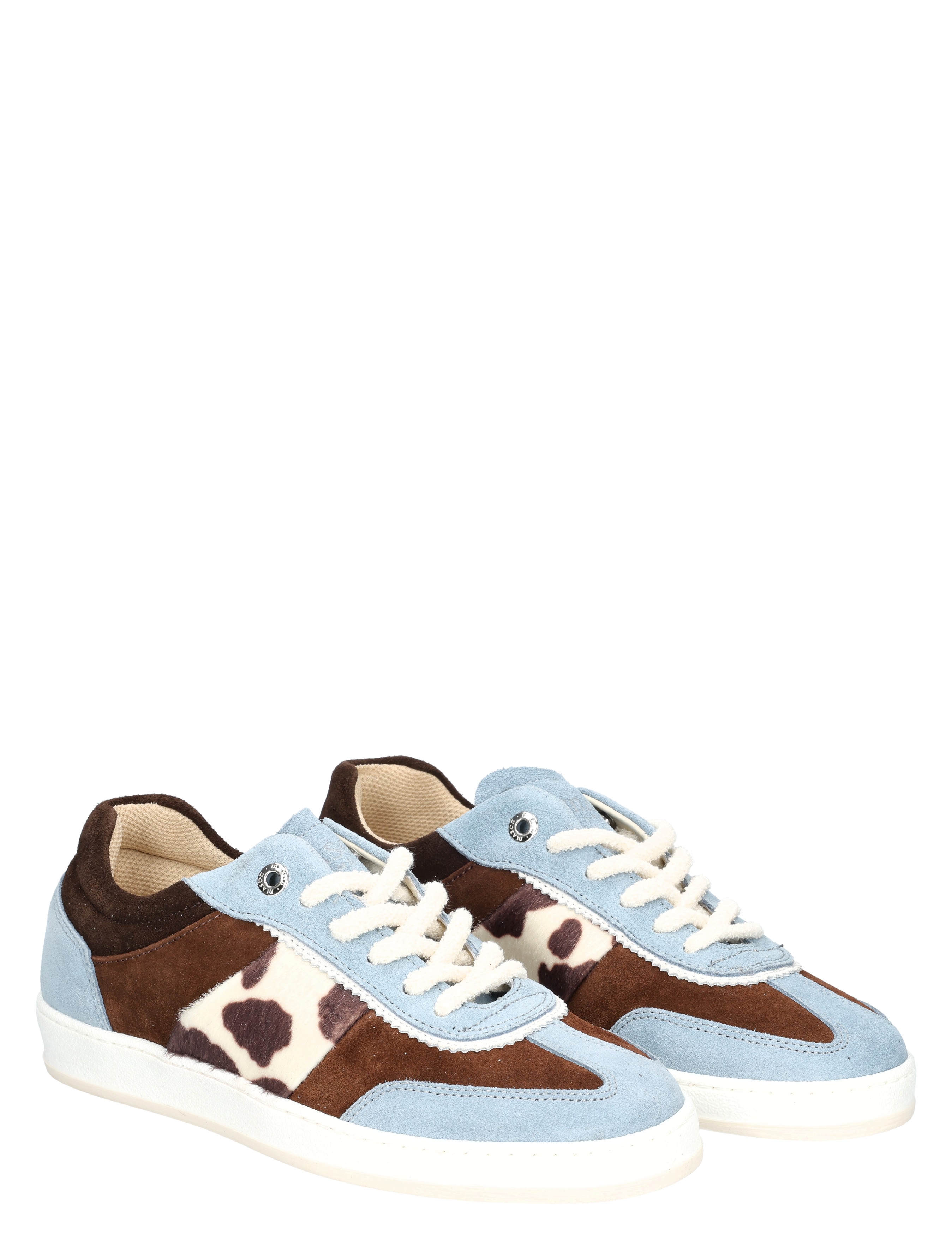 sneakers, lichtblauw, bruine suede, dierenprint, witte zolen